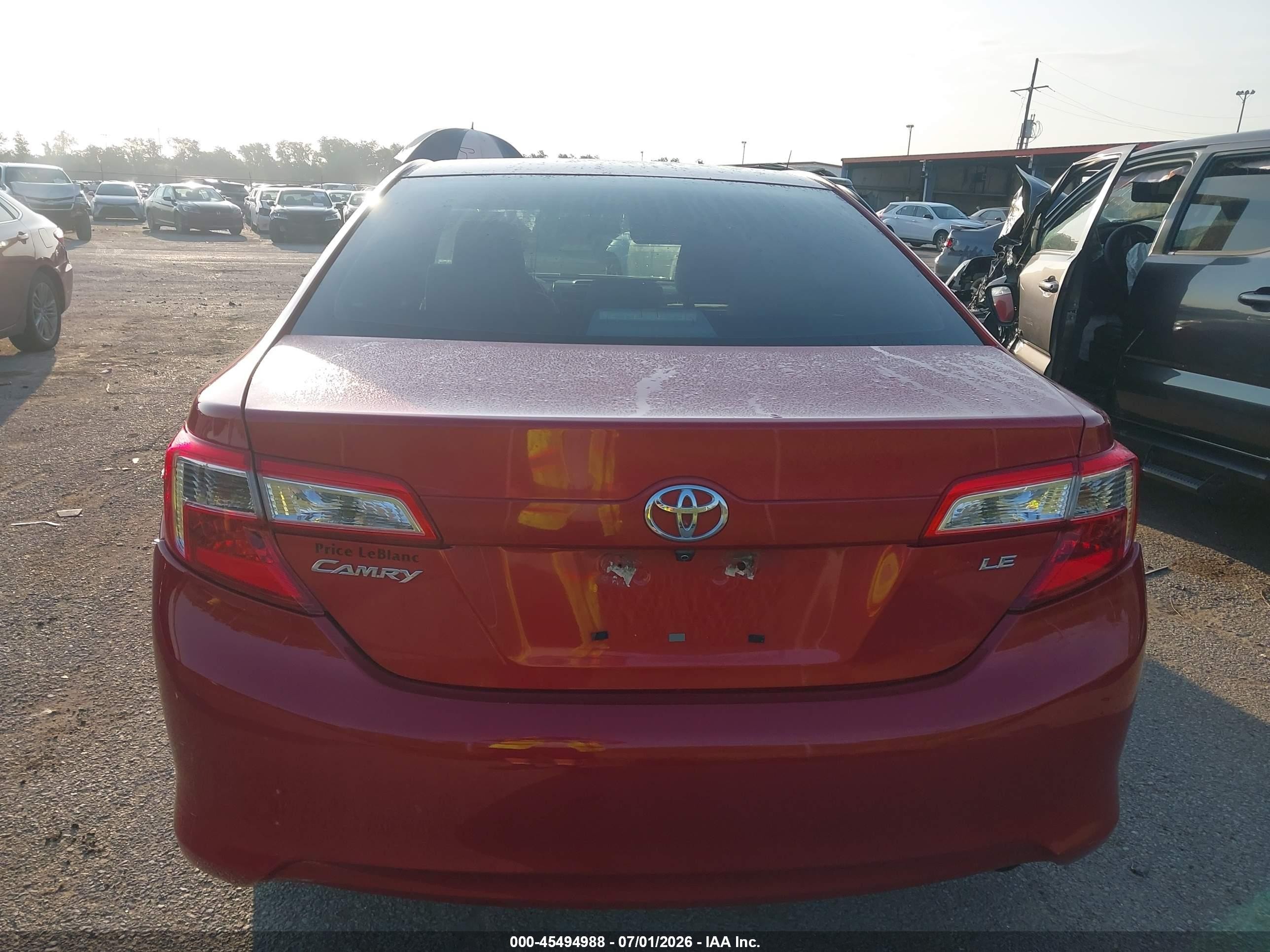 2013 Toyota Camry Le Red vin: 4T4BF1FK0DR331117
