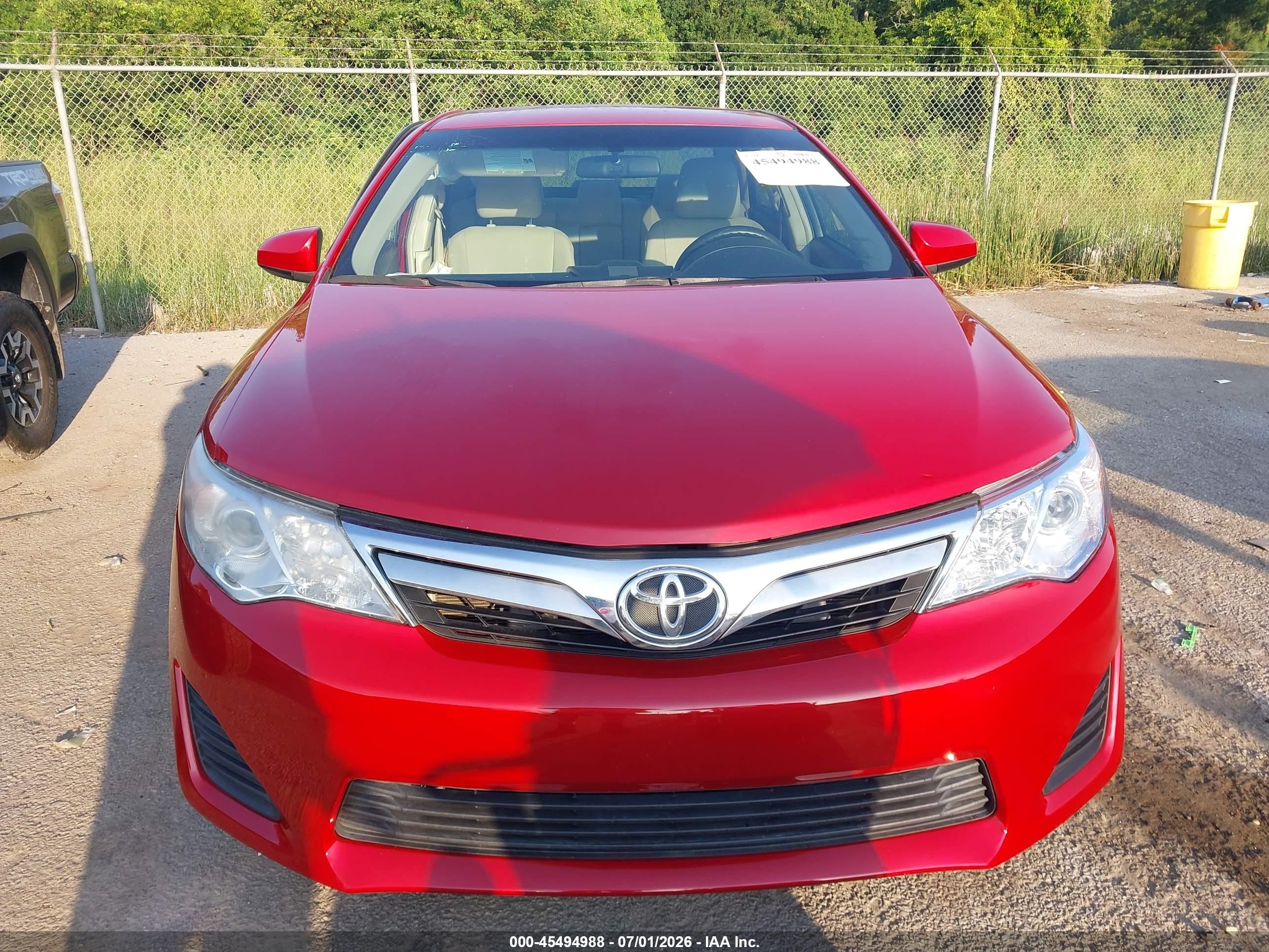 2013 Toyota Camry Le Red vin: 4T4BF1FK0DR331117
