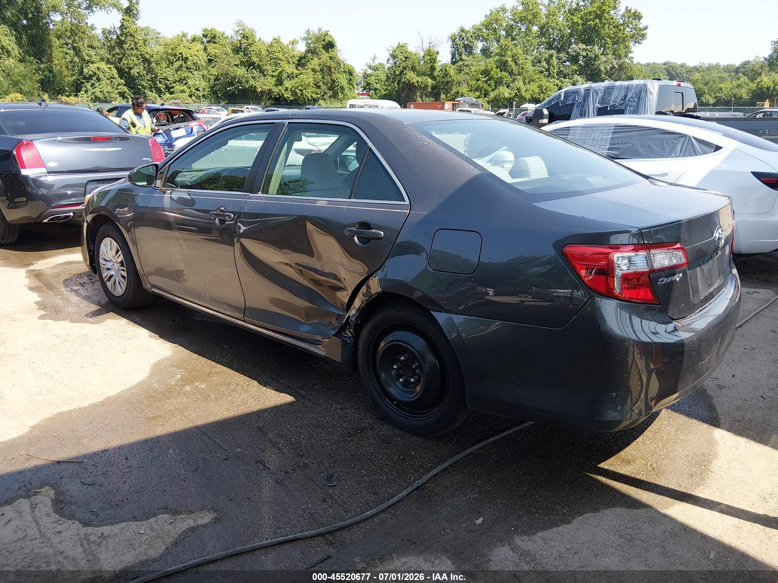 2014 Toyota Camry Le Gray vin: 4T4BF1FK0ER348145