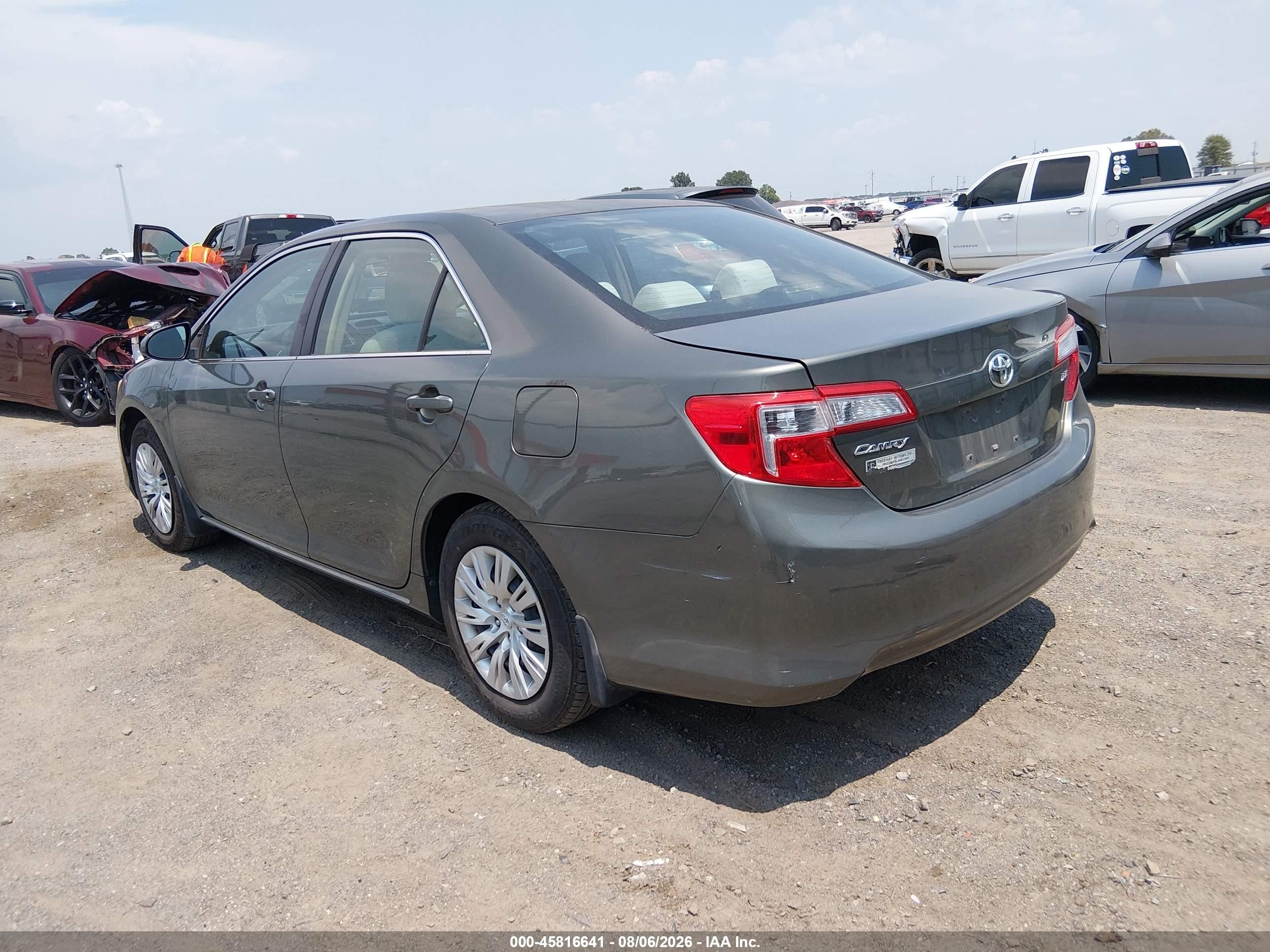 2014 Toyota Camry Le Green vin: 4T4BF1FK0ER352079