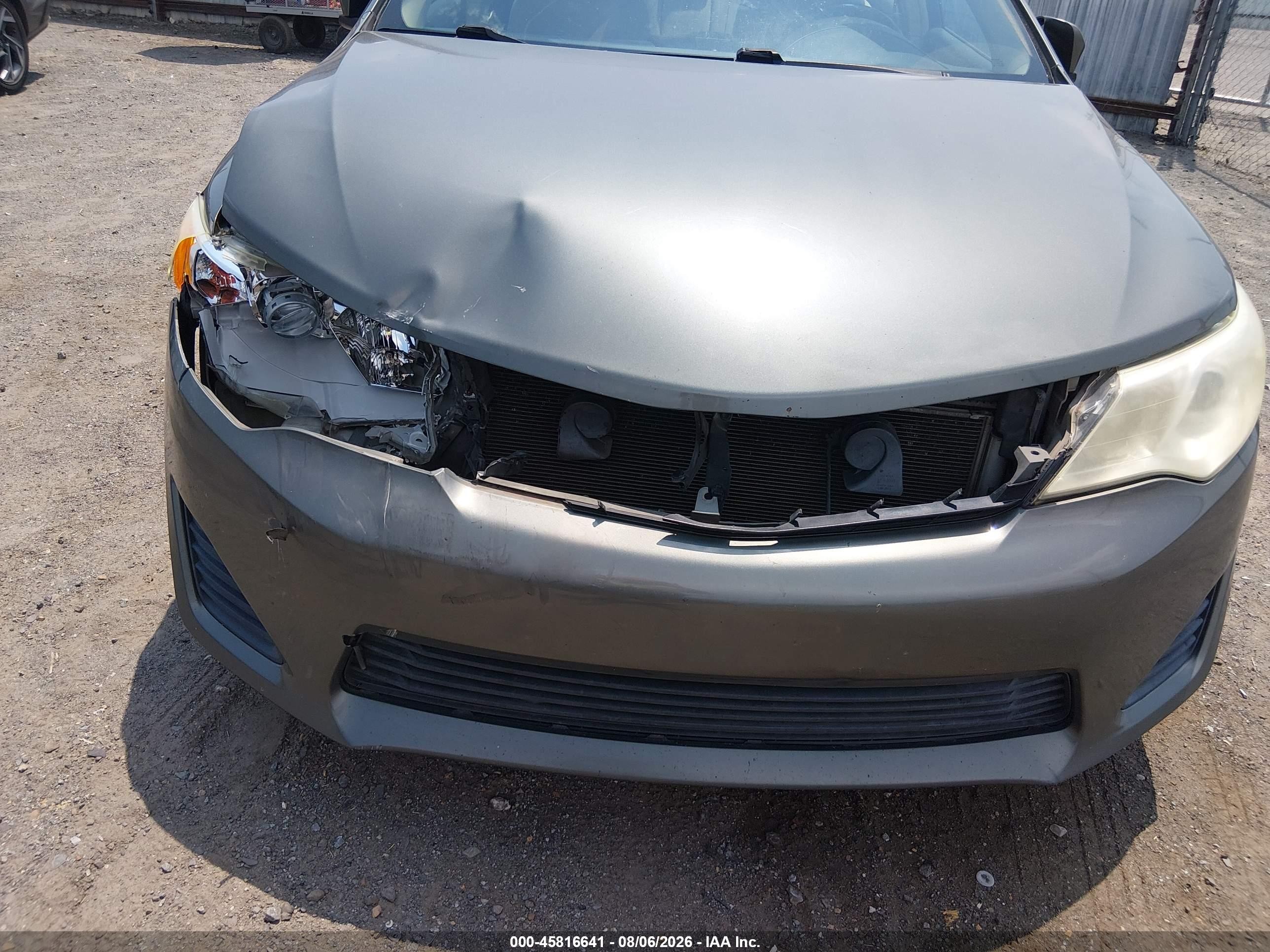 2014 Toyota Camry Le Green vin: 4T4BF1FK0ER352079