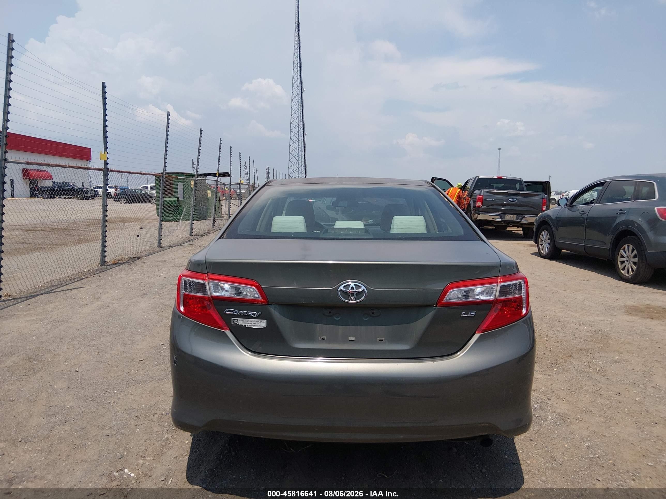 2014 Toyota Camry Le Green vin: 4T4BF1FK0ER352079