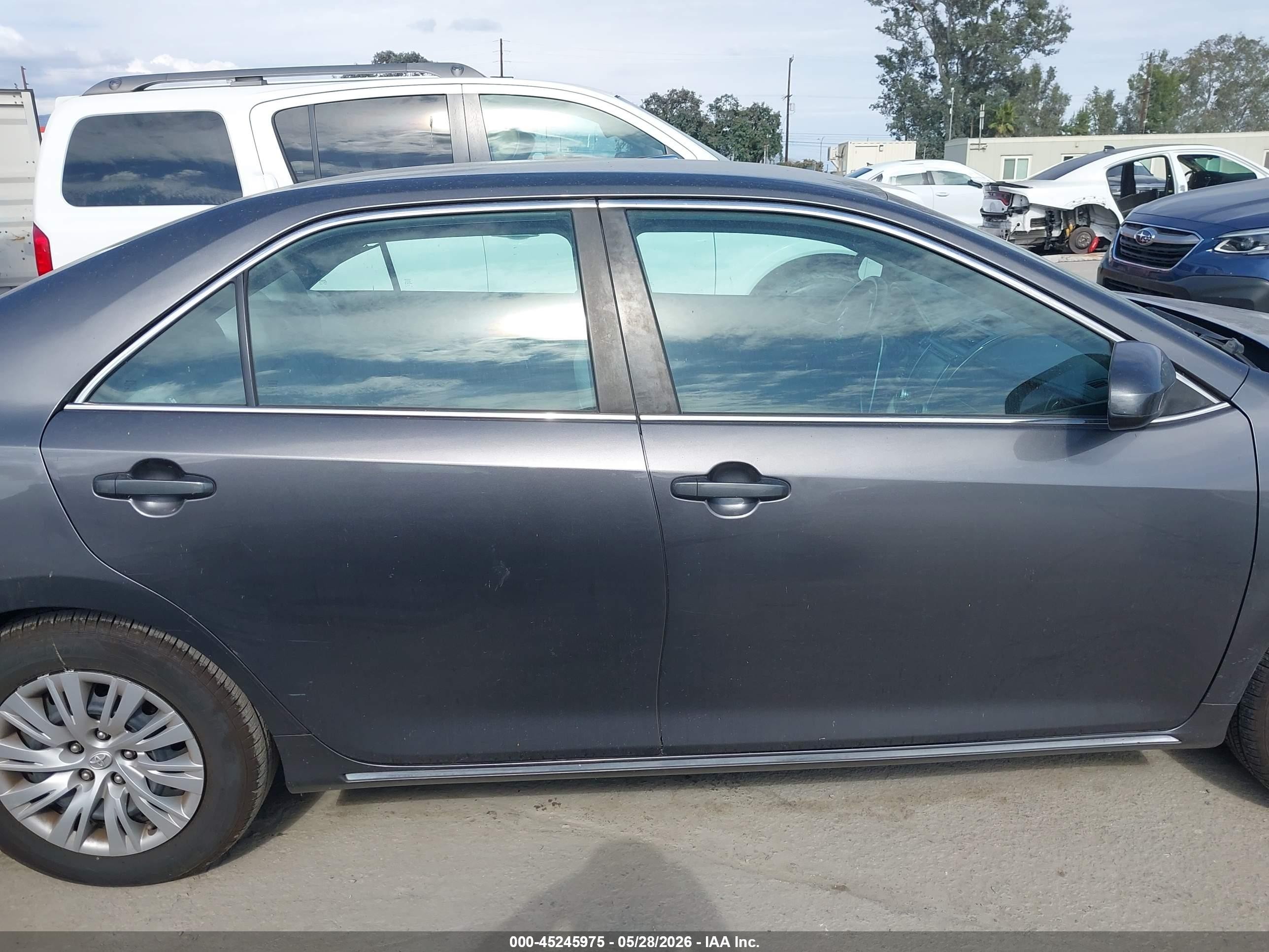 2014 Toyota Camry Le Gray vin: 4T4BF1FK0ER356813