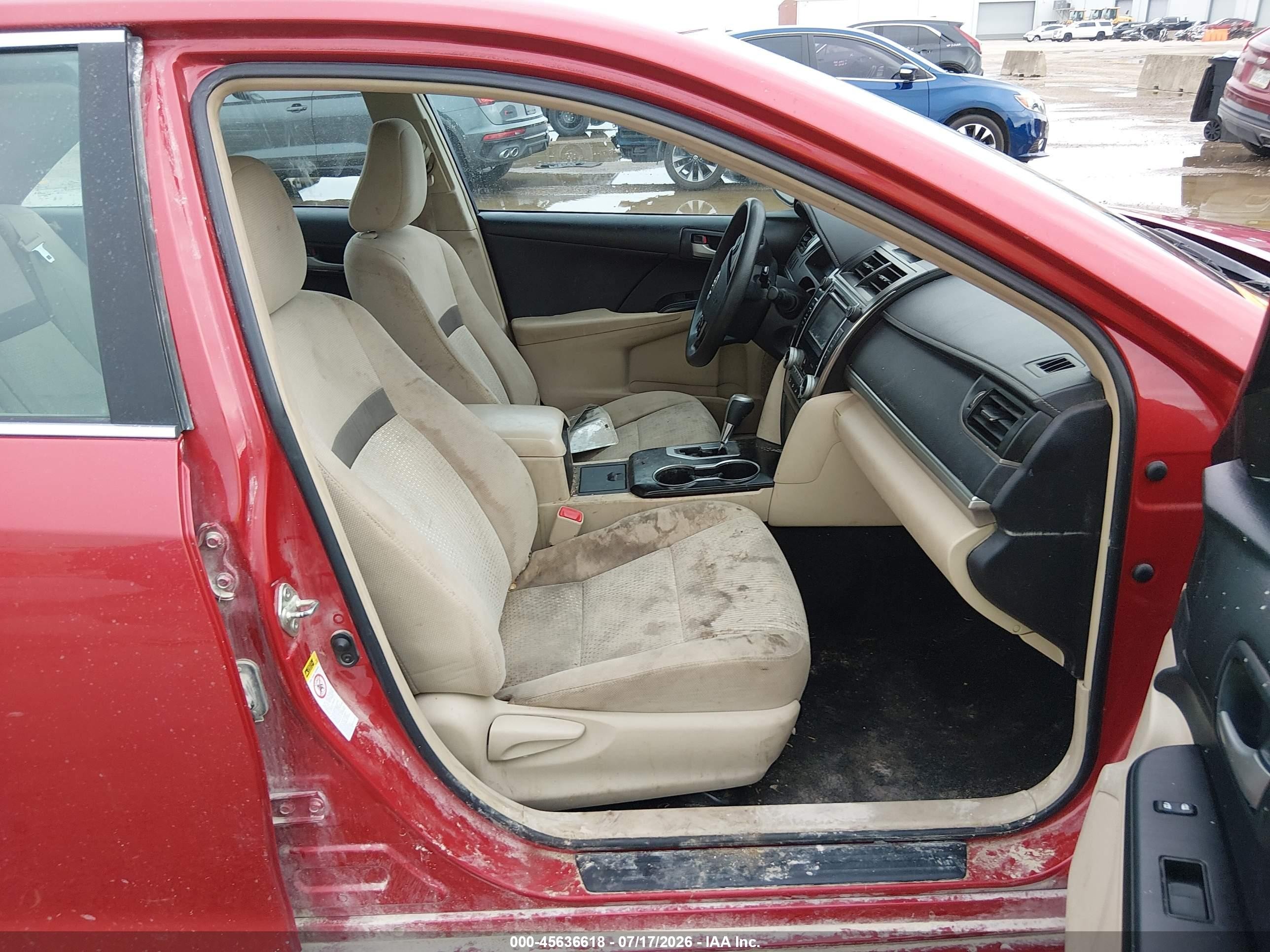 2014 Toyota Camry Le Red vin: 4T4BF1FK0ER364409