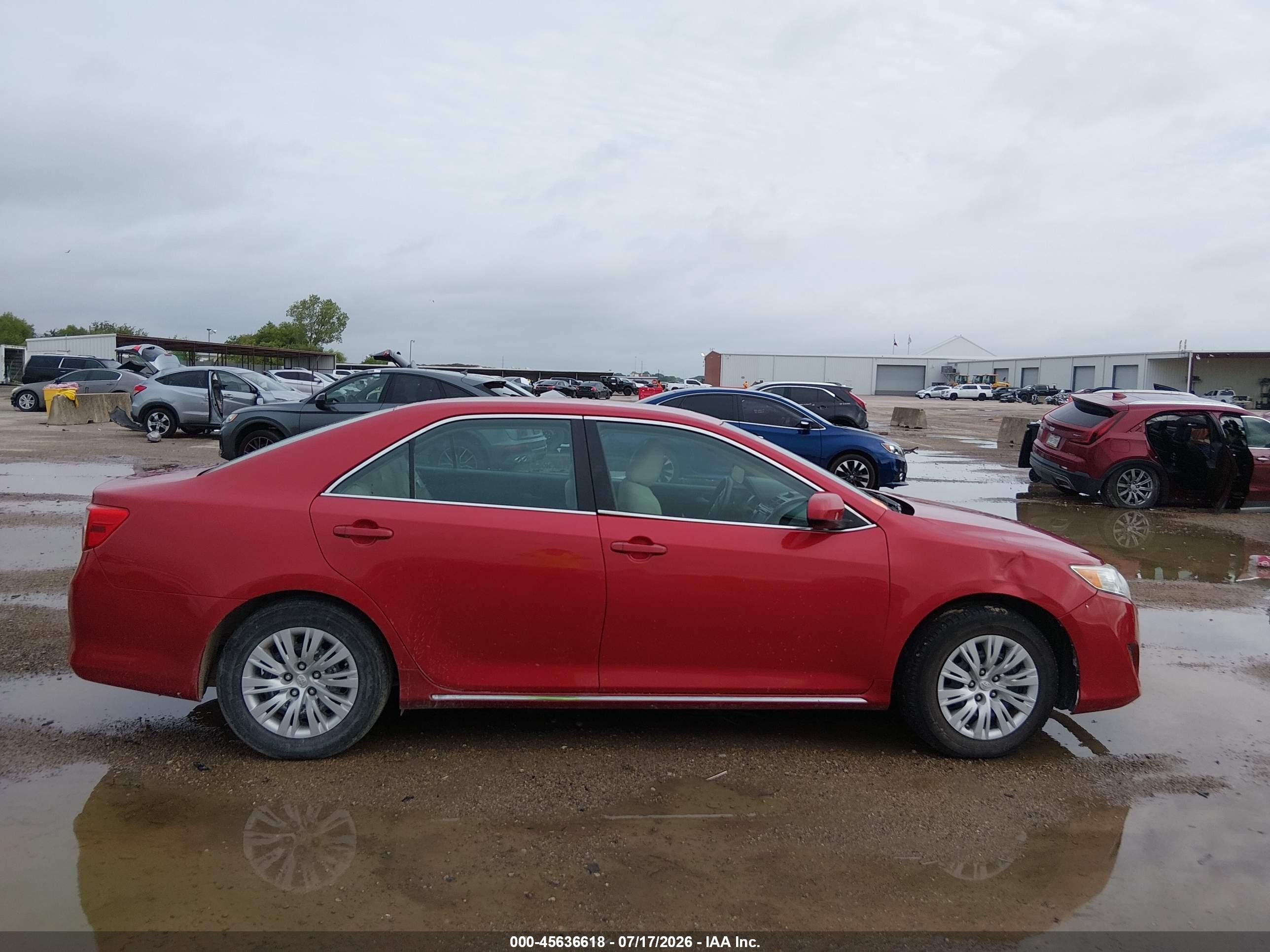 2014 Toyota Camry Le Red vin: 4T4BF1FK0ER364409