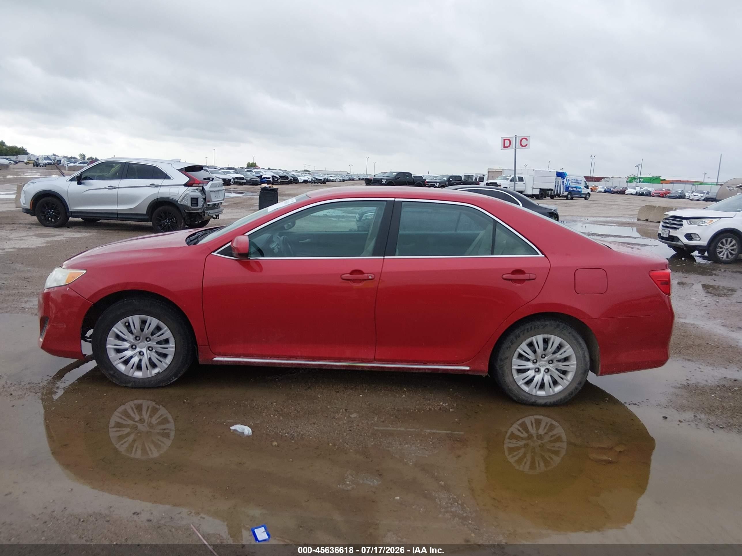 2014 Toyota Camry Le Red vin: 4T4BF1FK0ER364409