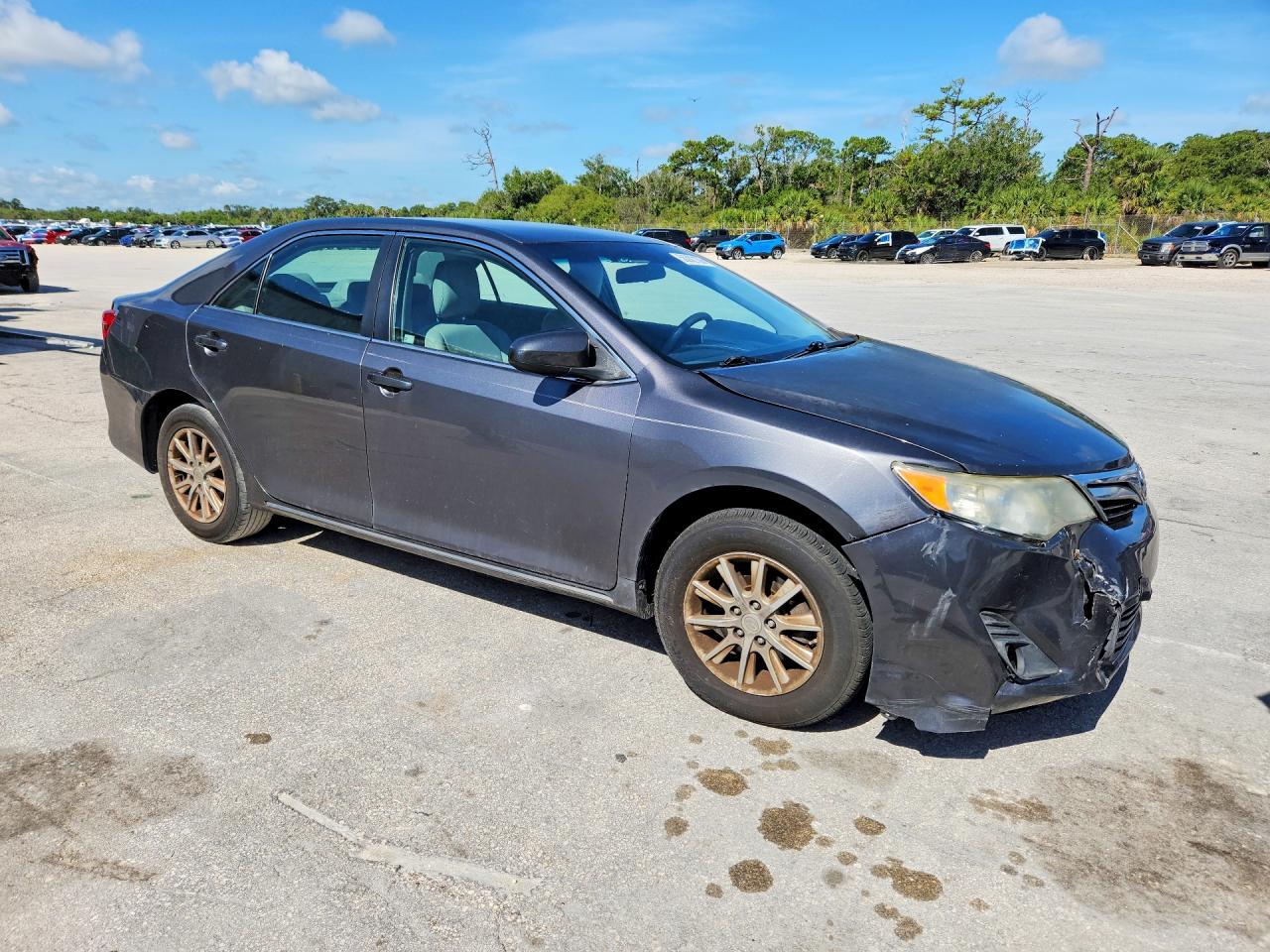 2014 Toyota Camry Le Gray vin: 4T4BF1FK0ER373434