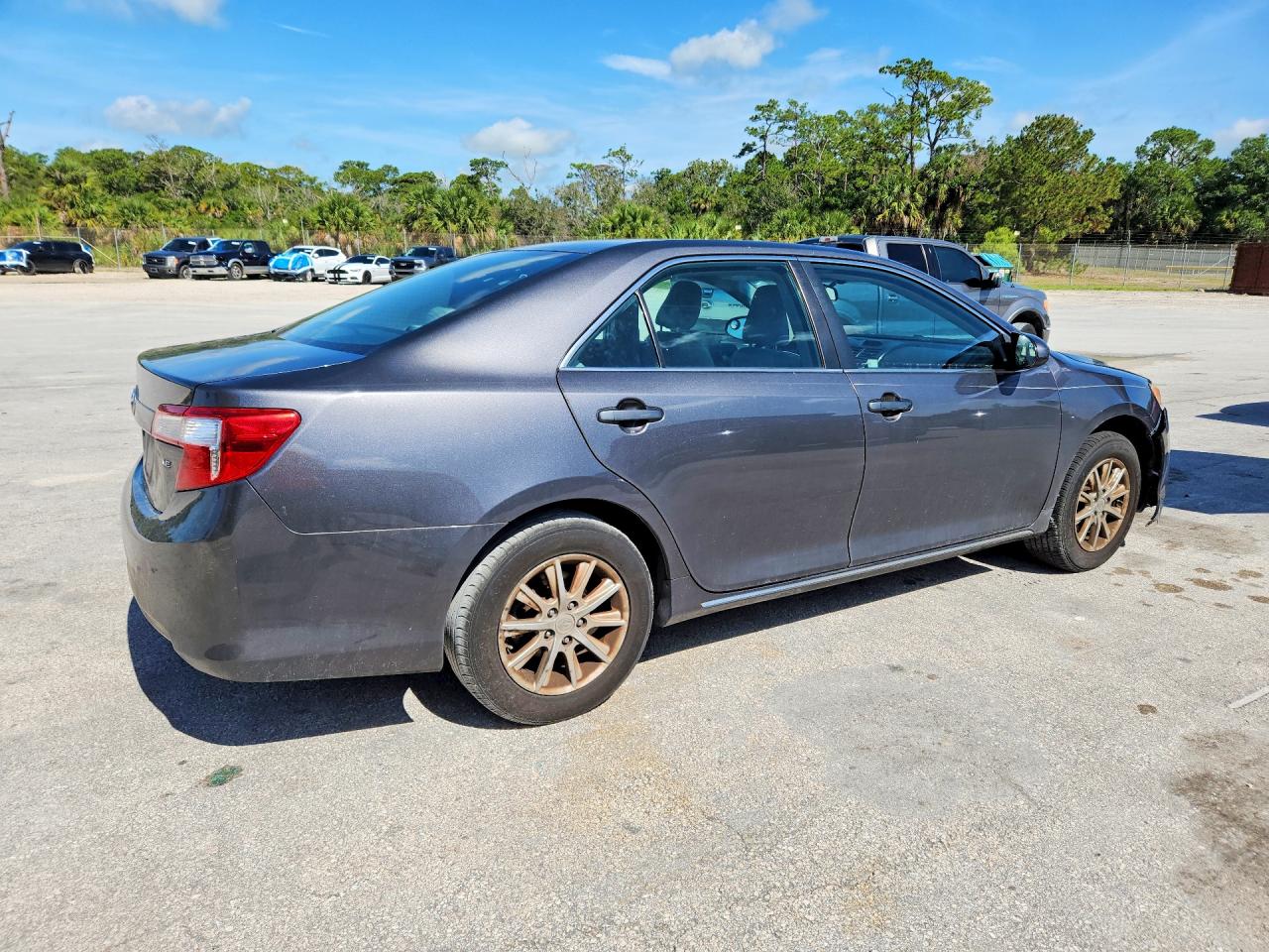 2014 Toyota Camry Le Gray vin: 4T4BF1FK0ER373434
