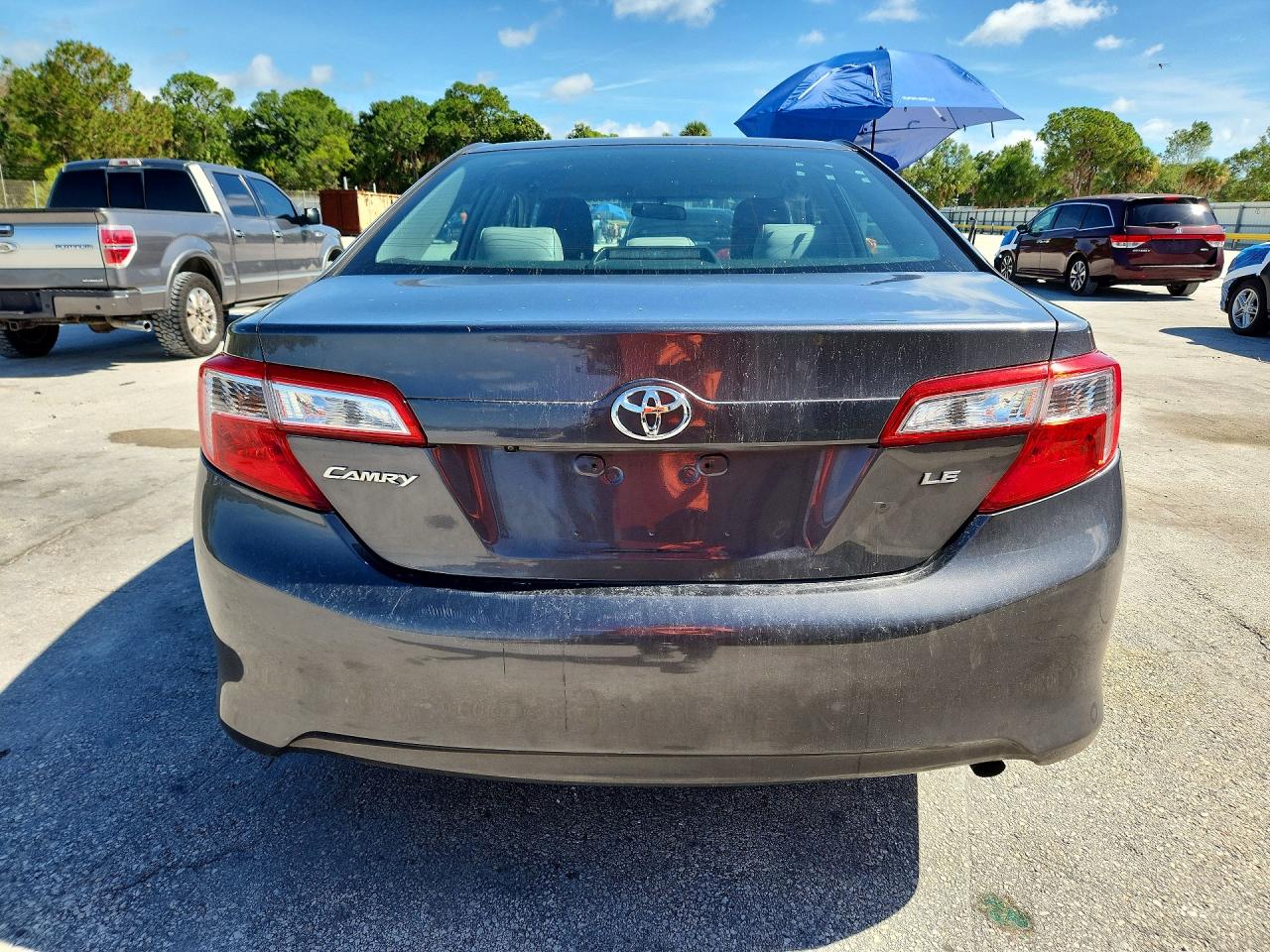 2014 Toyota Camry Le Gray vin: 4T4BF1FK0ER373434