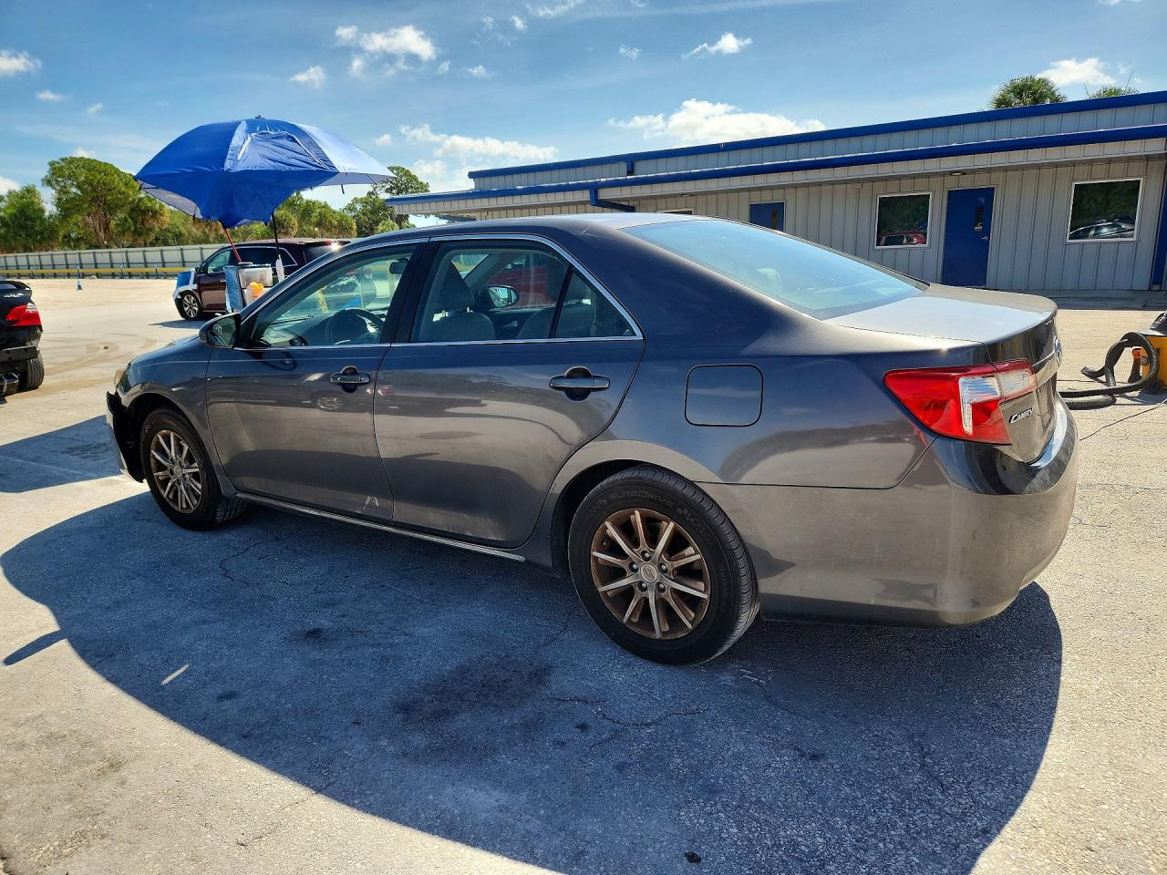 2014 Toyota Camry Le Gray vin: 4T4BF1FK0ER373434