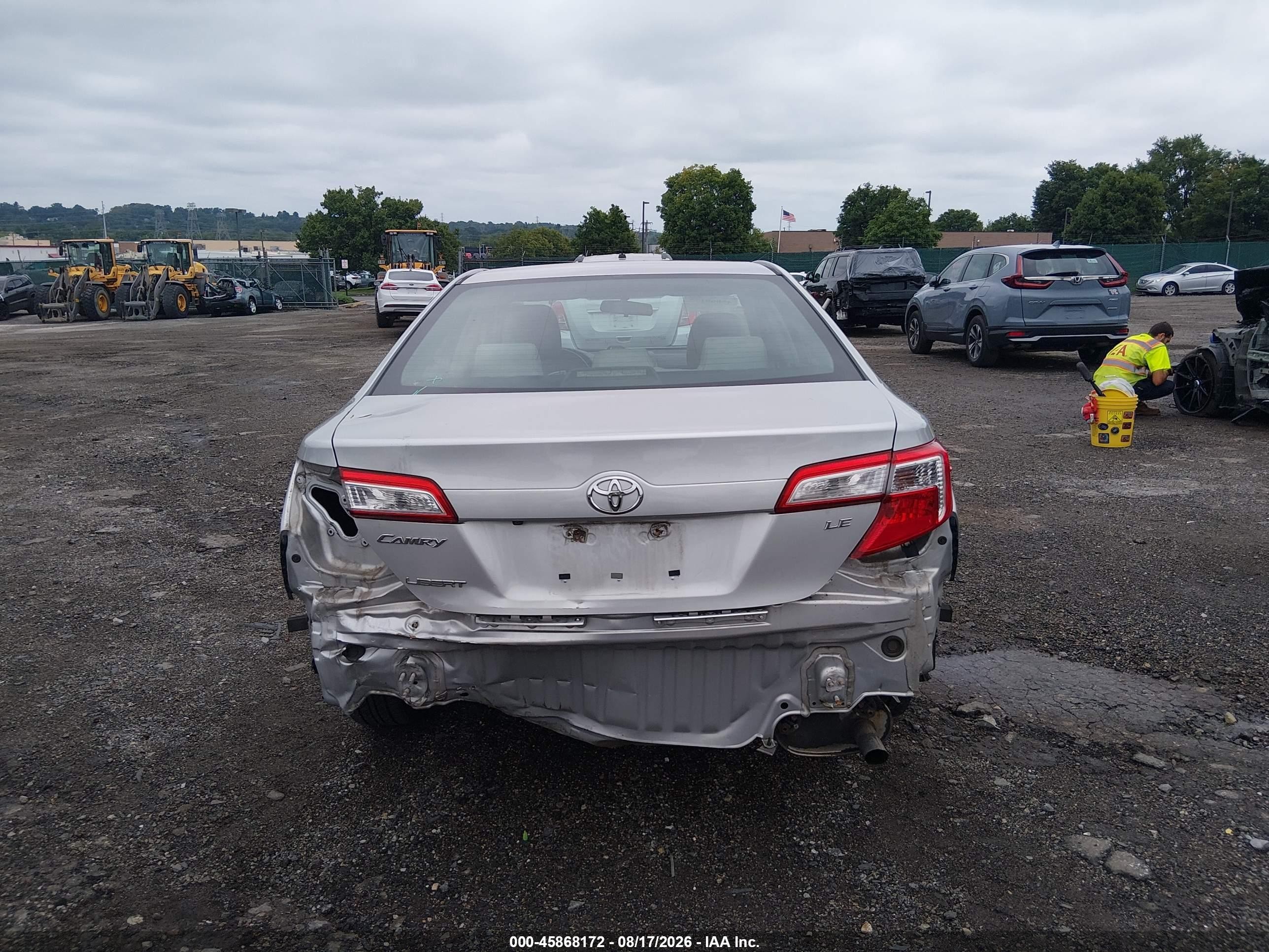 2014 Toyota Camry Le Silver vin: 4T4BF1FK0ER376821