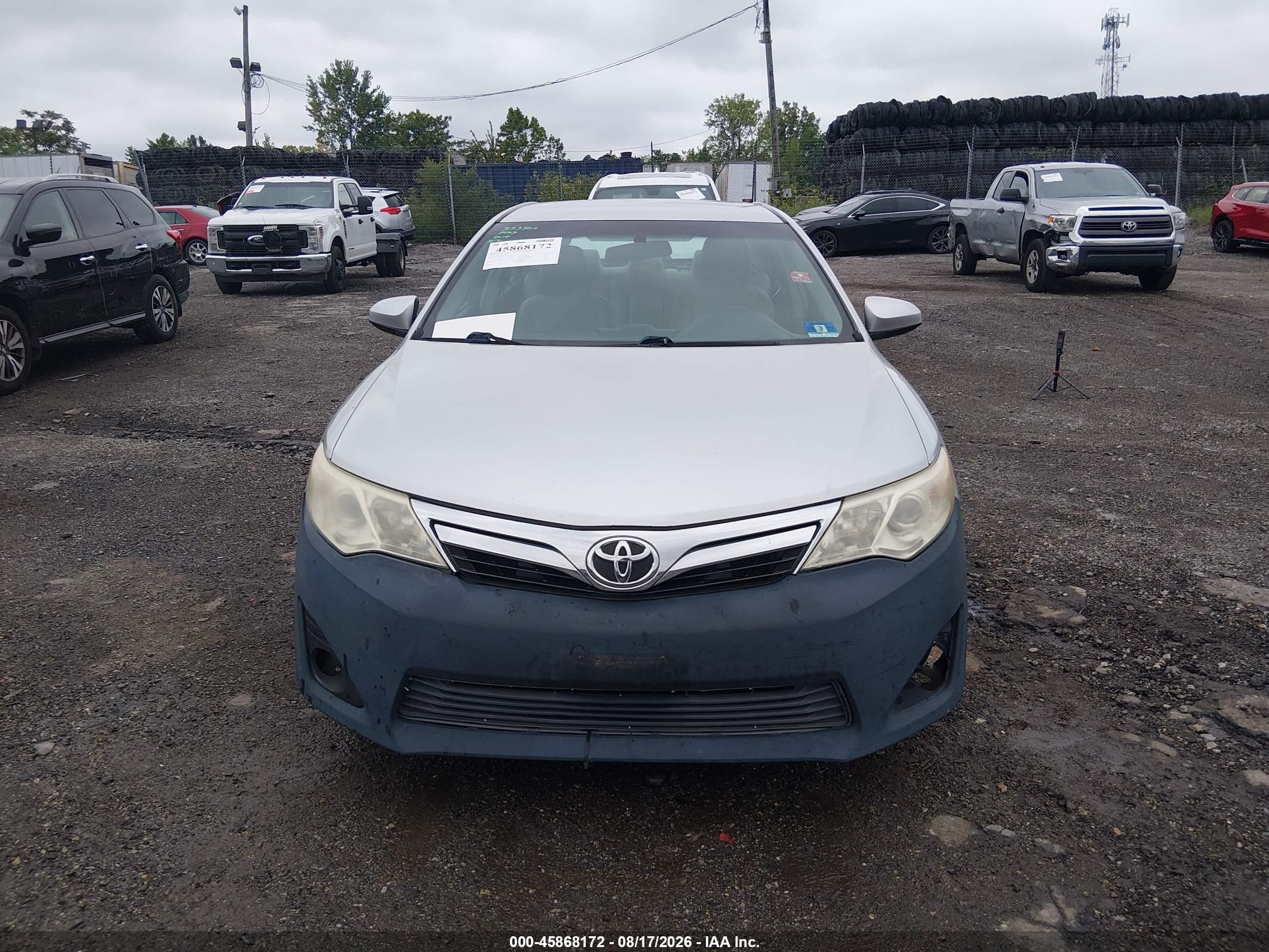 2014 Toyota Camry Le Silver vin: 4T4BF1FK0ER376821