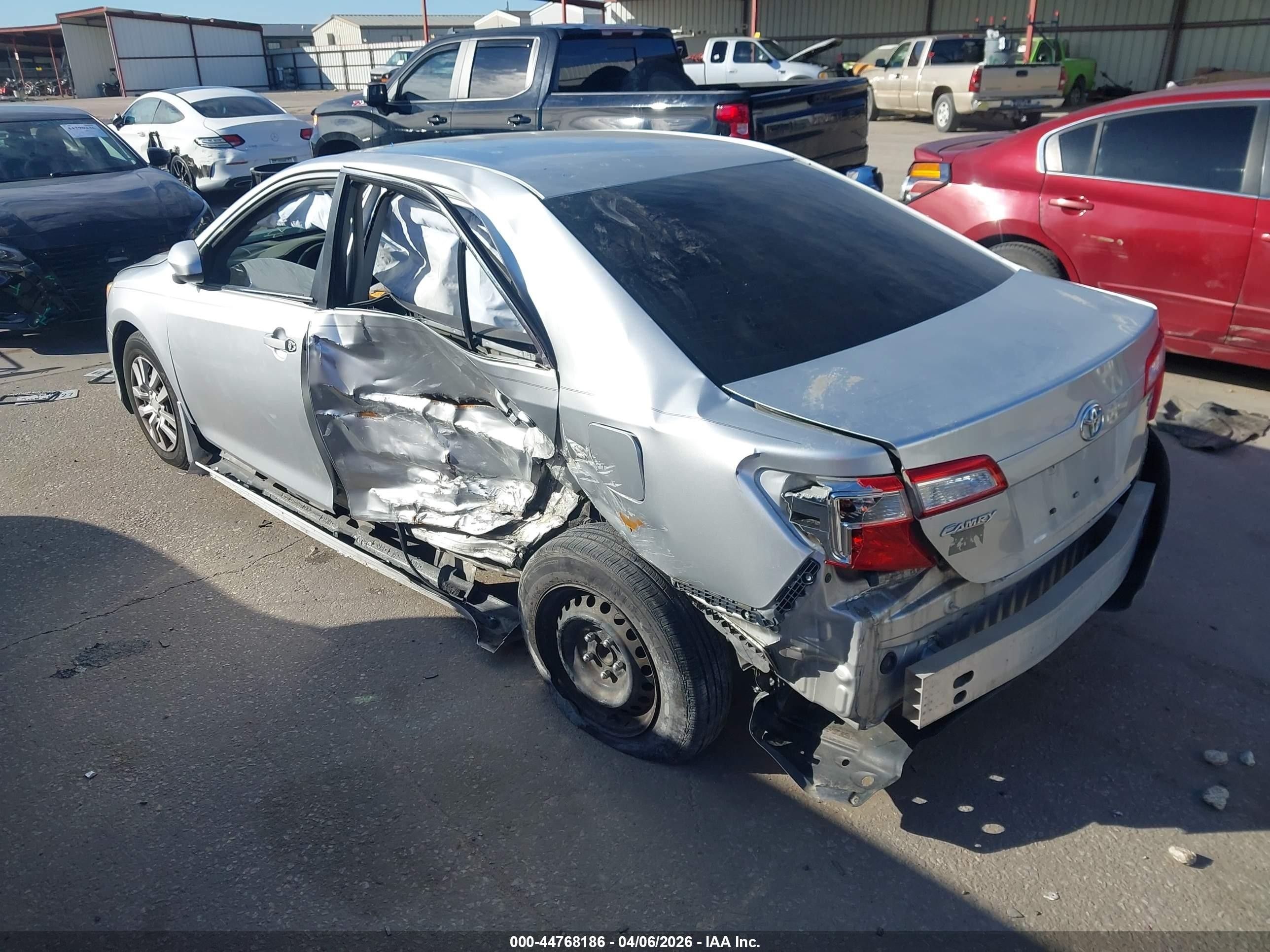 2014 Toyota Camry Le Silver vin: 4T4BF1FK0ER379072