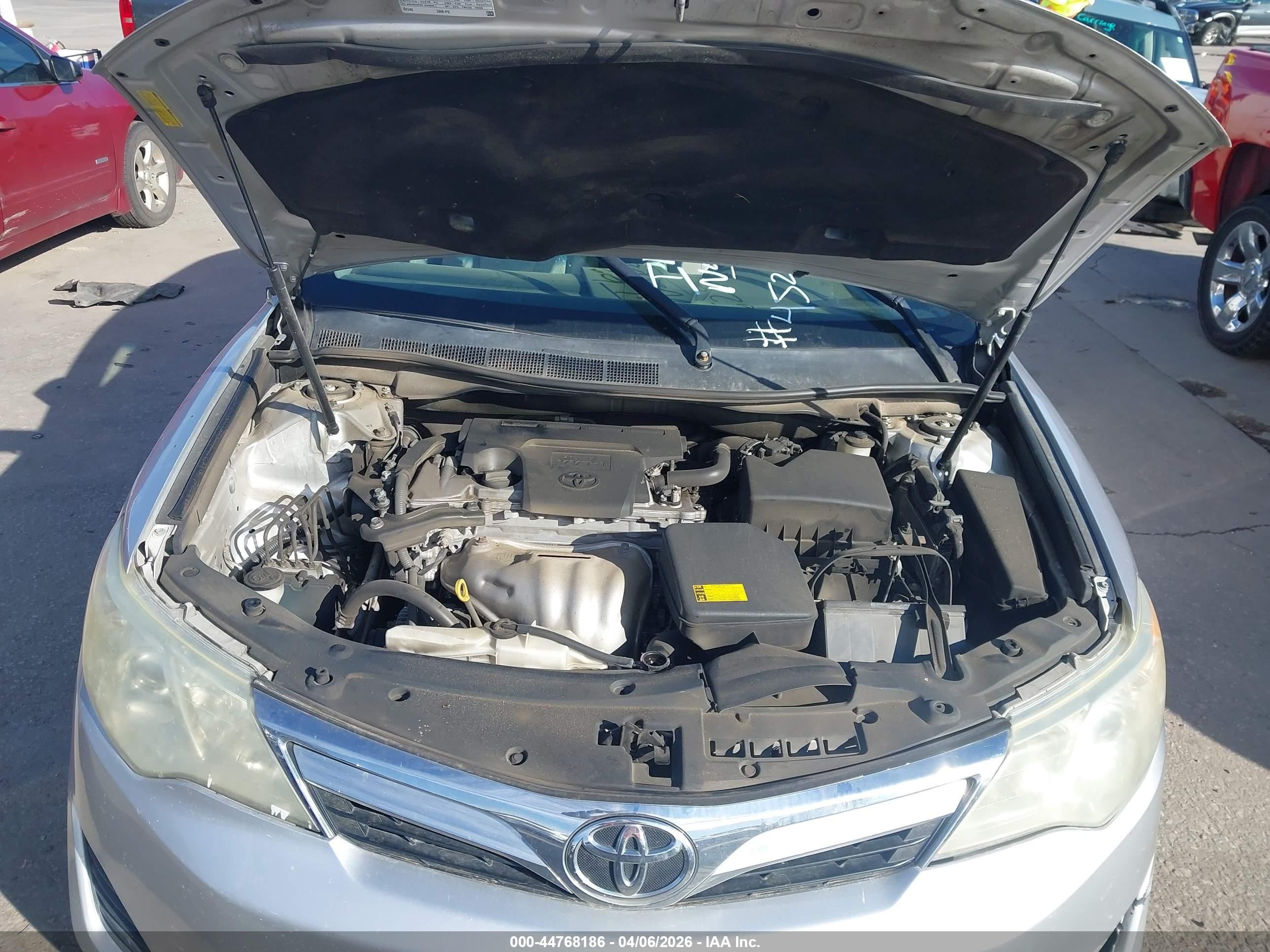 2014 Toyota Camry Le Silver vin: 4T4BF1FK0ER379072