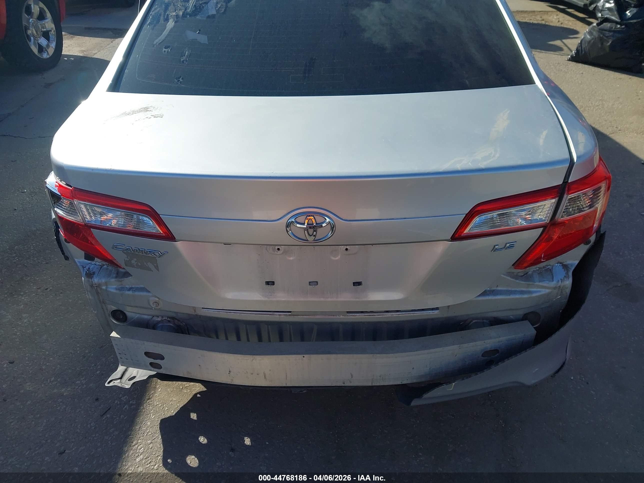 2014 Toyota Camry Le Silver vin: 4T4BF1FK0ER379072