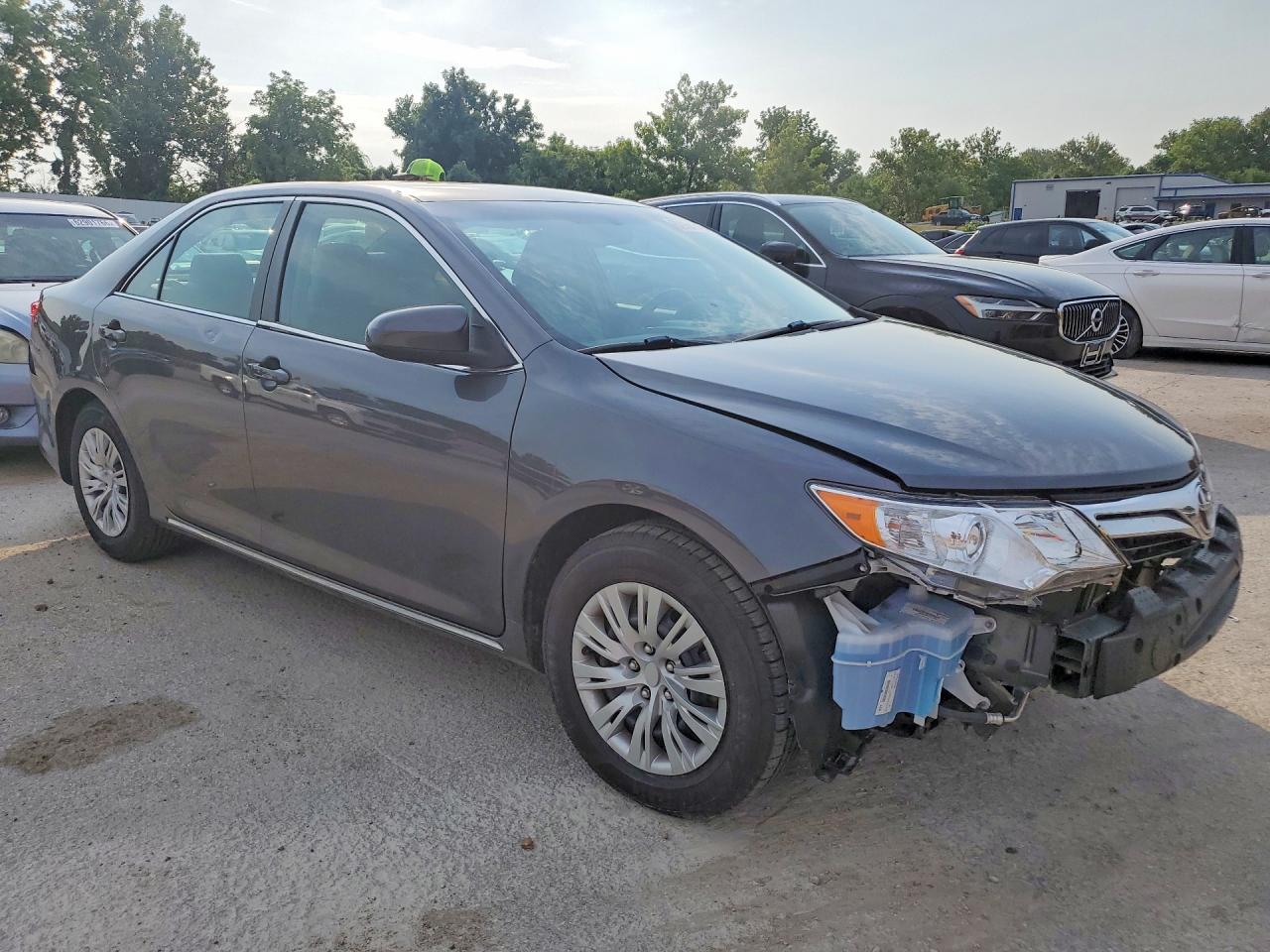 2014 Toyota Camry Le Gray vin: 4T4BF1FK0ER384076