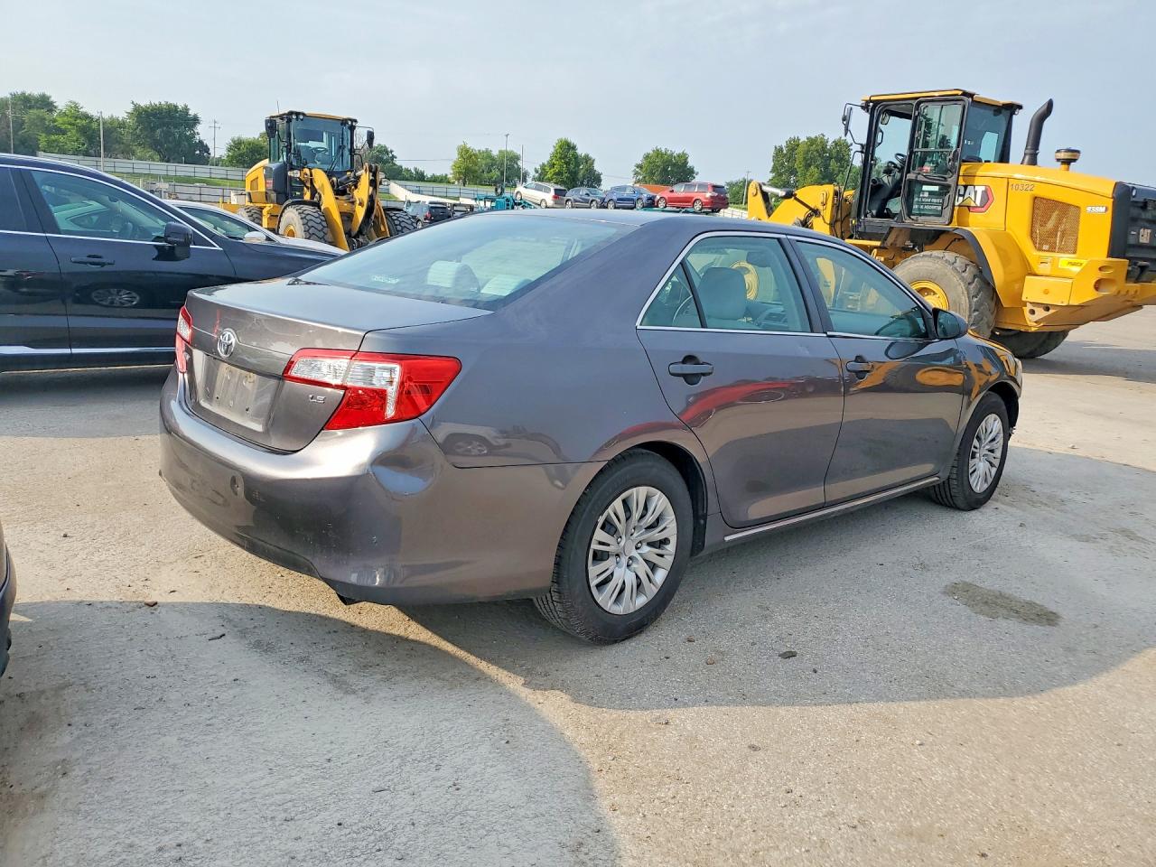 2014 Toyota Camry Le Gray vin: 4T4BF1FK0ER384076