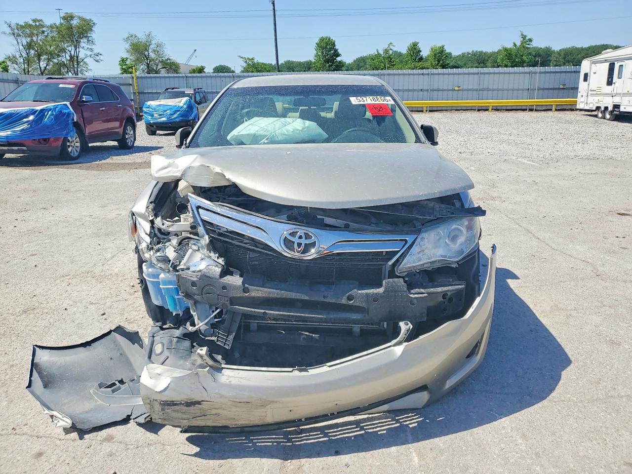 2014 Toyota Camry Le Золотой vin: 4T4BF1FK0ER384336