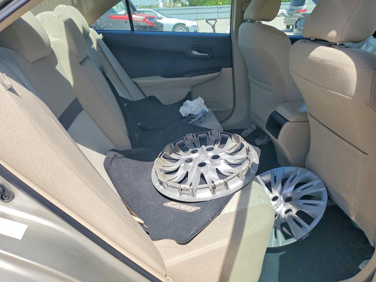 2014 Toyota Camry Le Золотой vin: 4T4BF1FK0ER384336