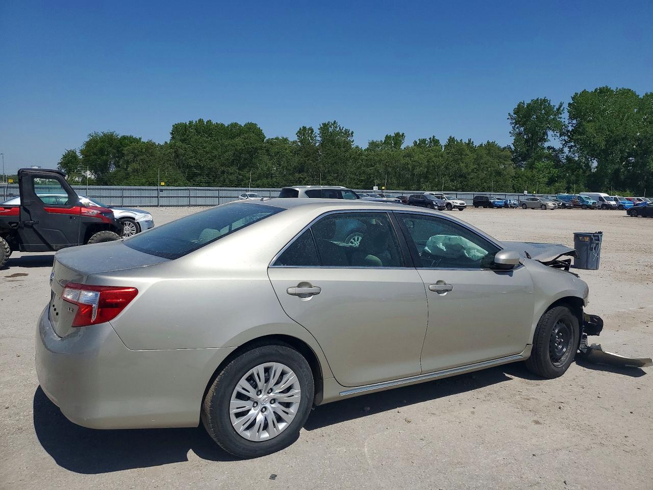 2014 Toyota Camry Le Золотой vin: 4T4BF1FK0ER384336