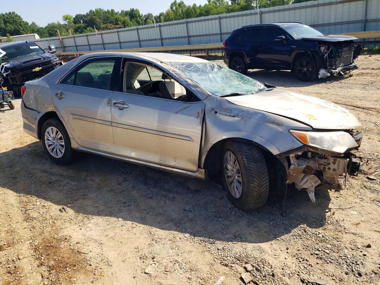 2014 Toyota Camry Le Tan vin: 4T4BF1FK0ER386829