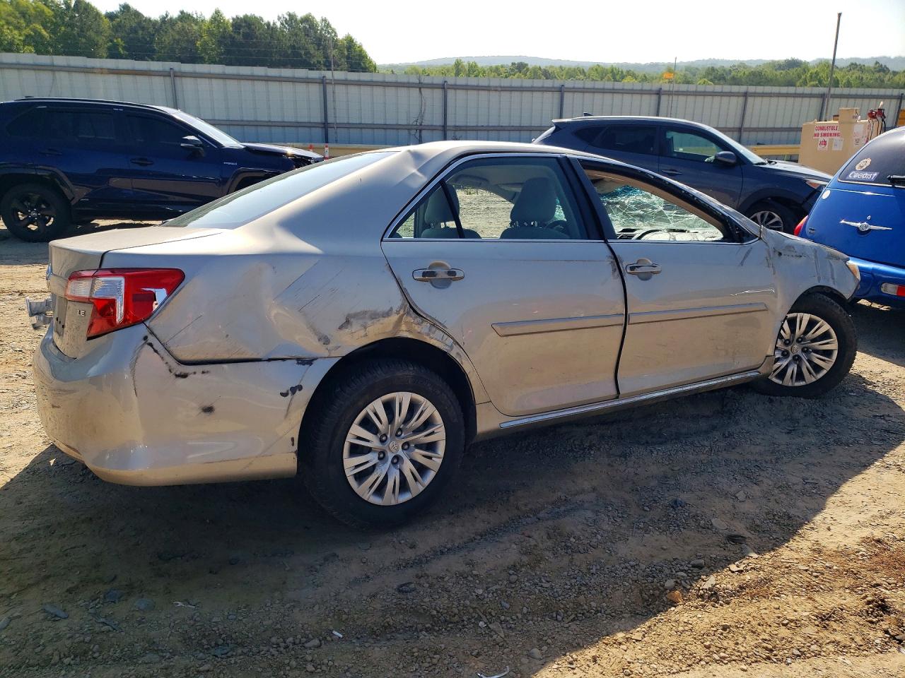 2014 Toyota Camry Le Tan vin: 4T4BF1FK0ER386829