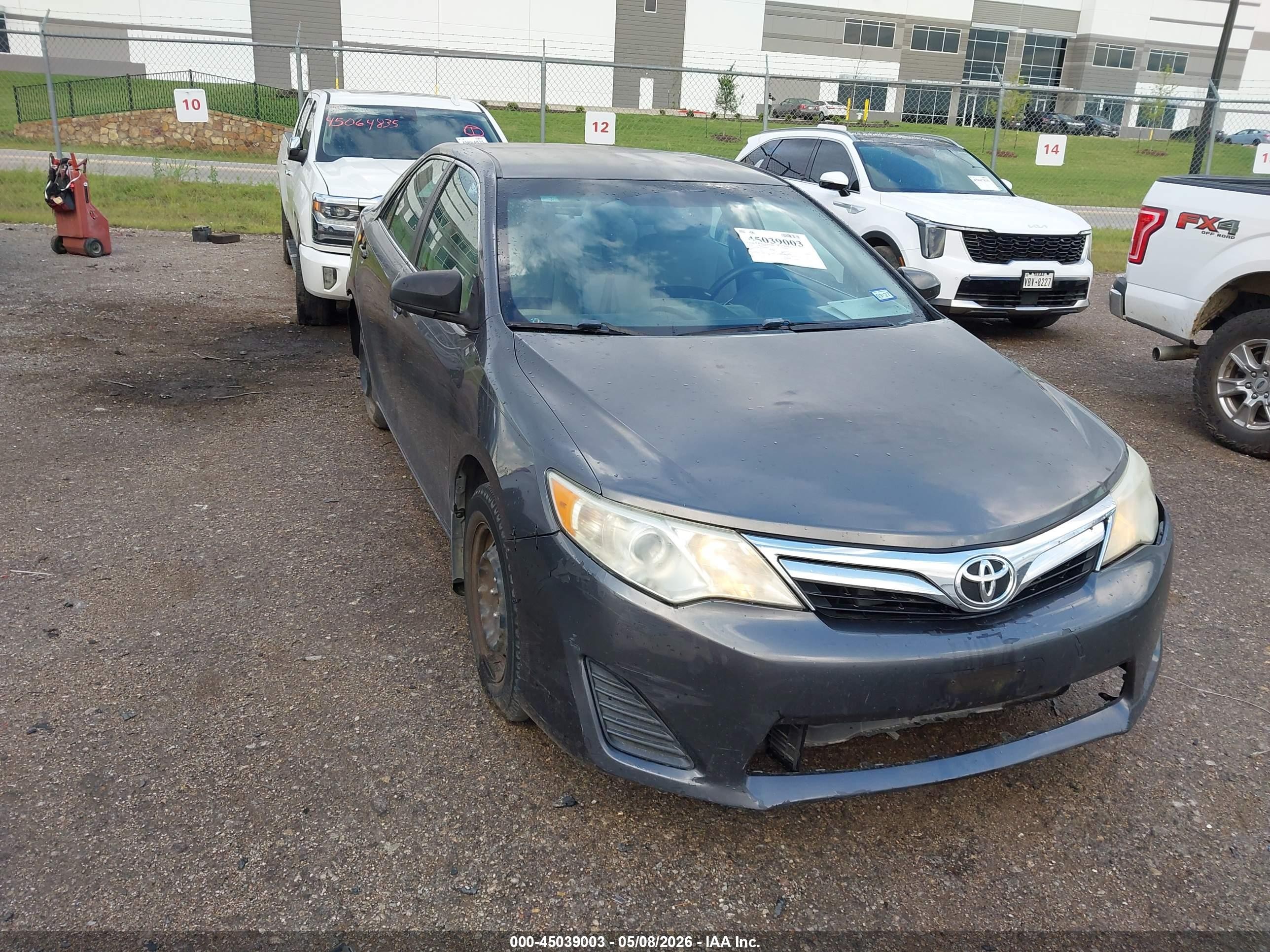 2014 Toyota Camry Le Серый vin: 4T4BF1FK0ER391657