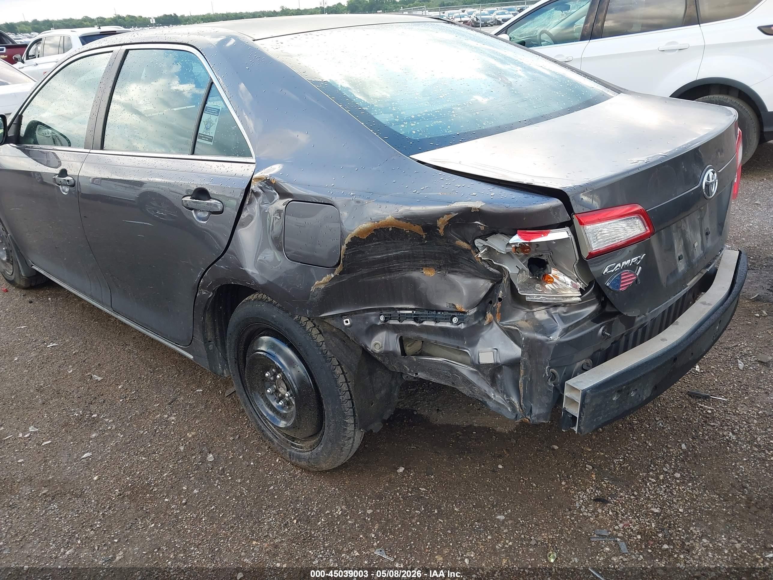 2014 Toyota Camry Le Серый vin: 4T4BF1FK0ER391657