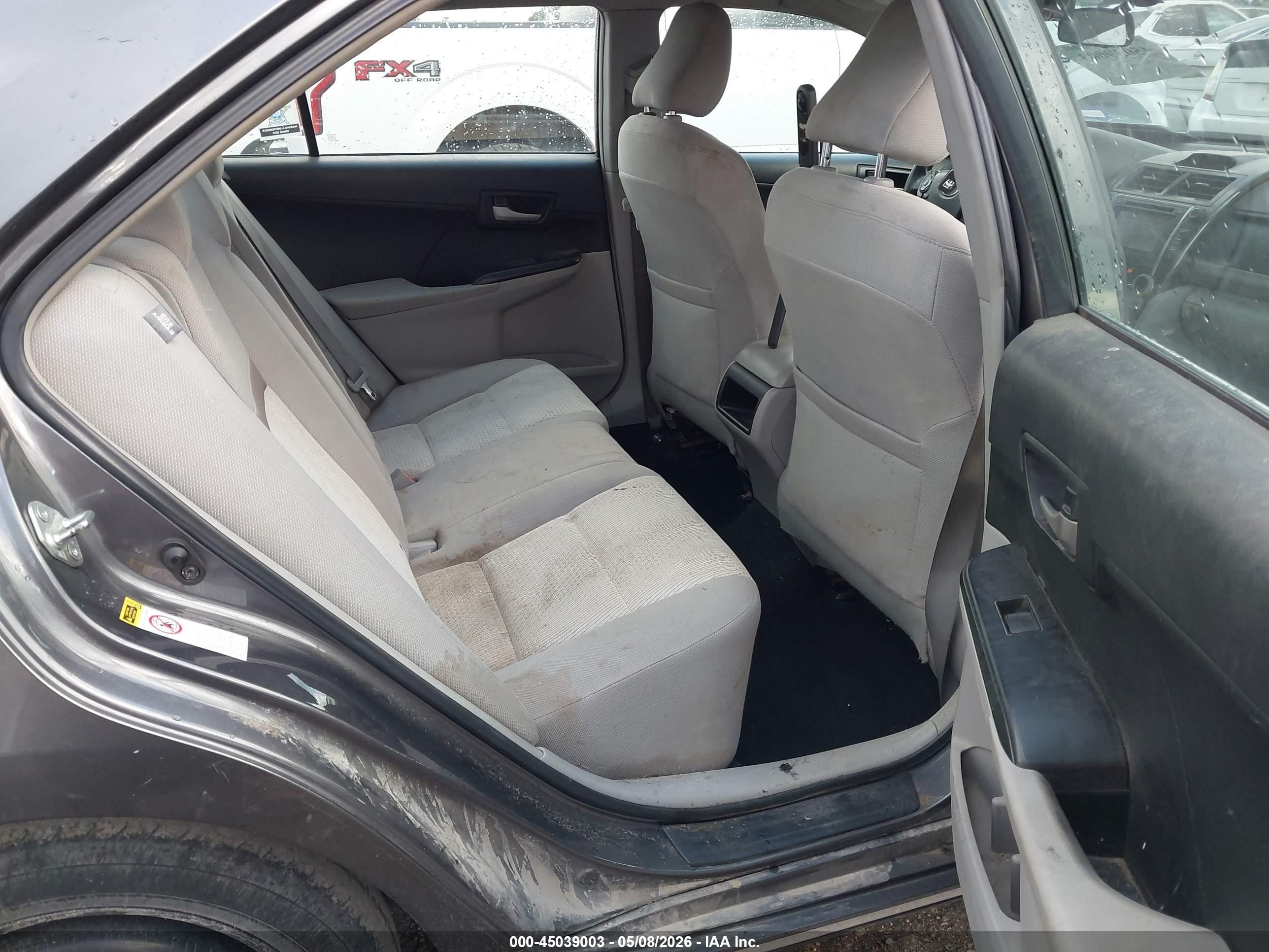 2014 Toyota Camry Le Серый vin: 4T4BF1FK0ER391657