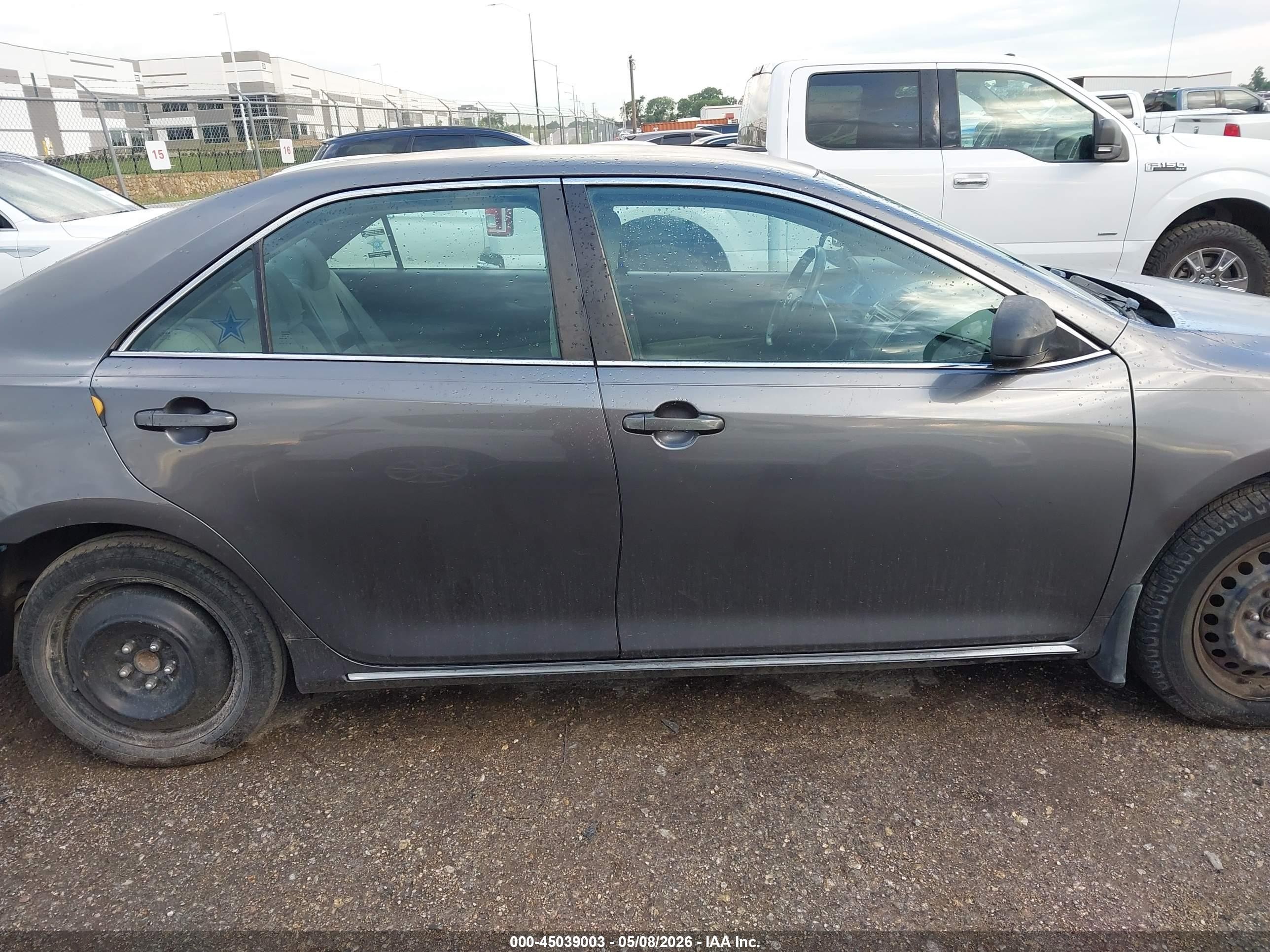 2014 Toyota Camry Le Серый vin: 4T4BF1FK0ER391657
