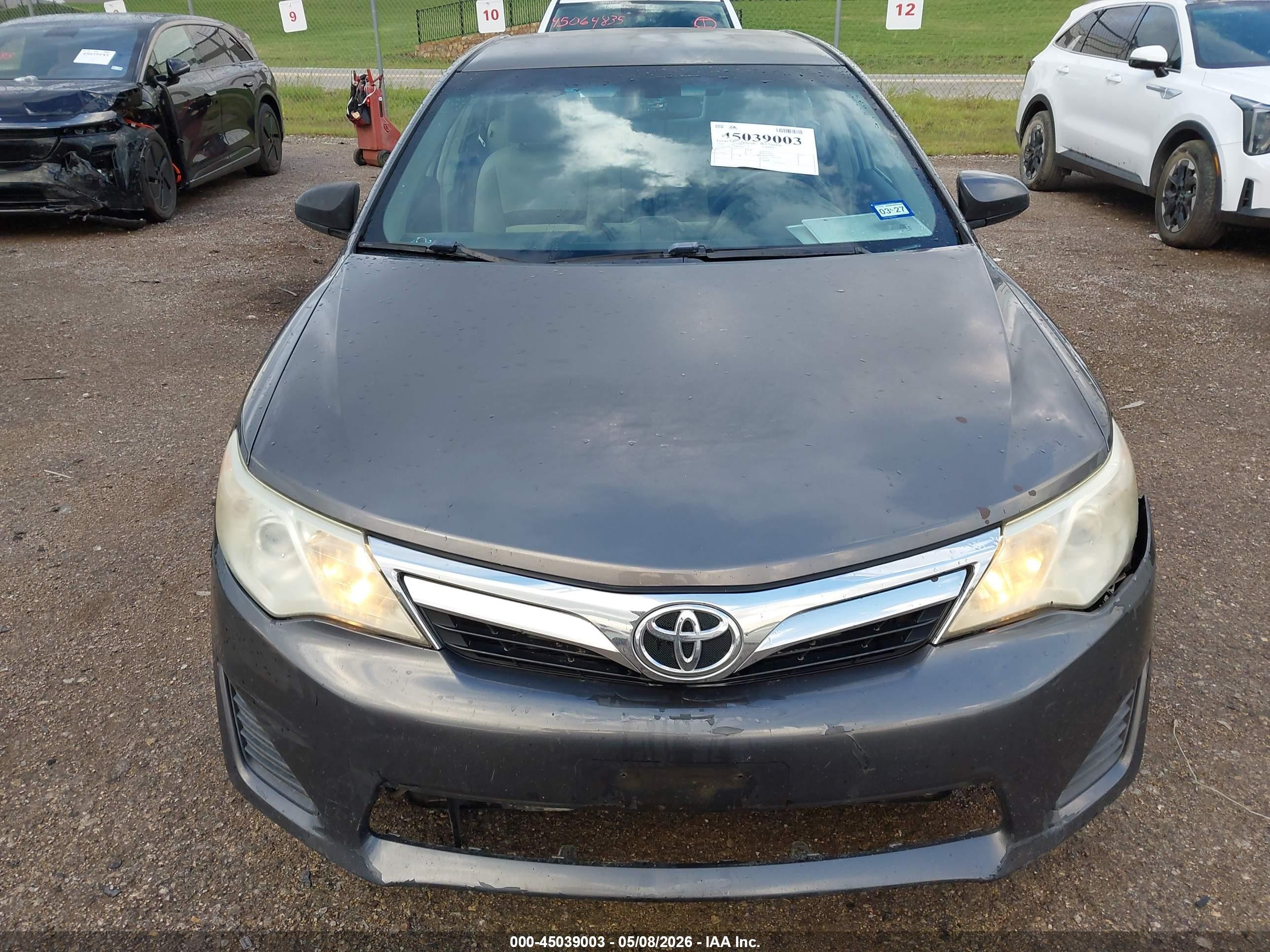 2014 Toyota Camry Le Серый vin: 4T4BF1FK0ER391657