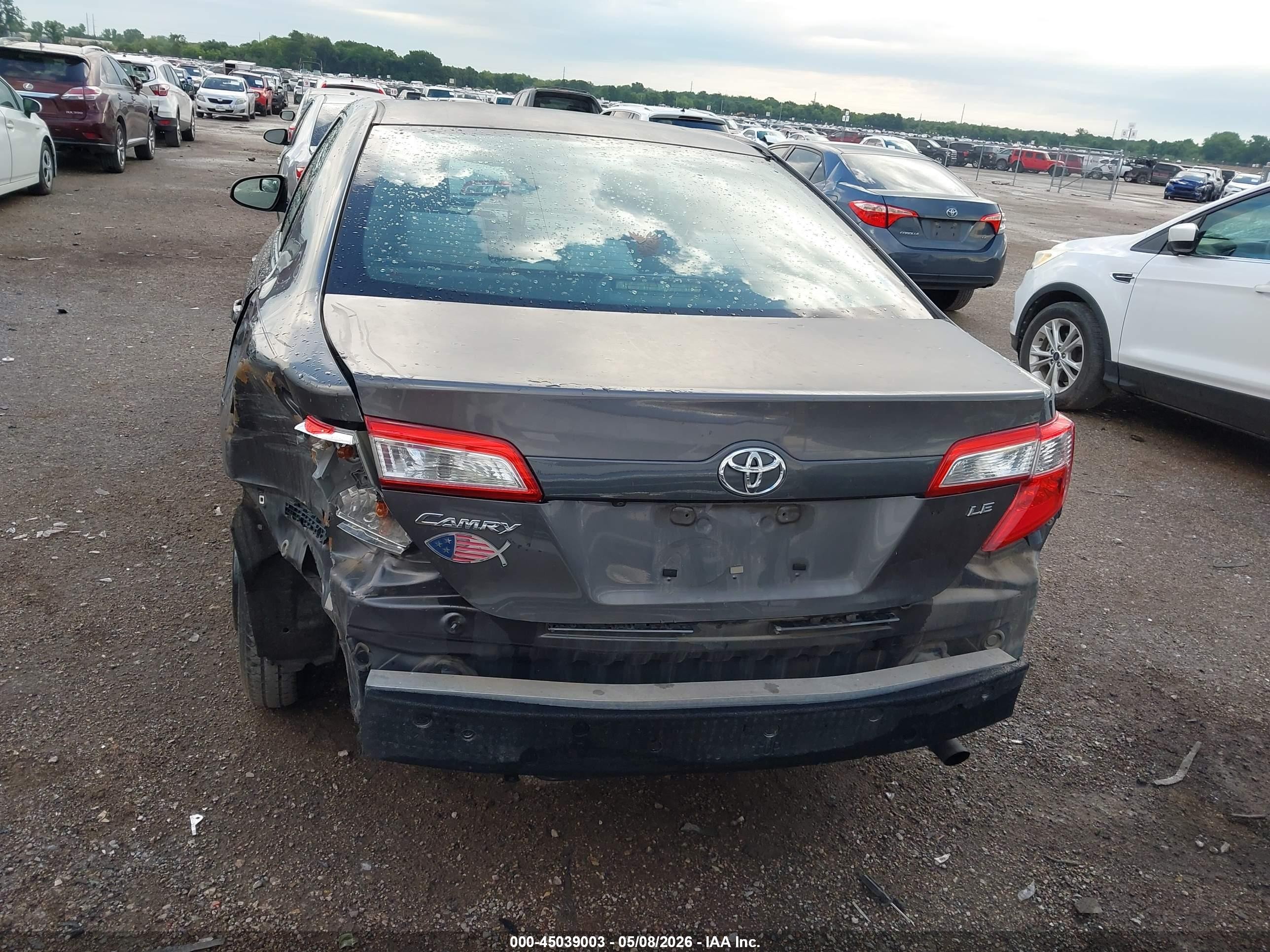 2014 Toyota Camry Le Серый vin: 4T4BF1FK0ER391657