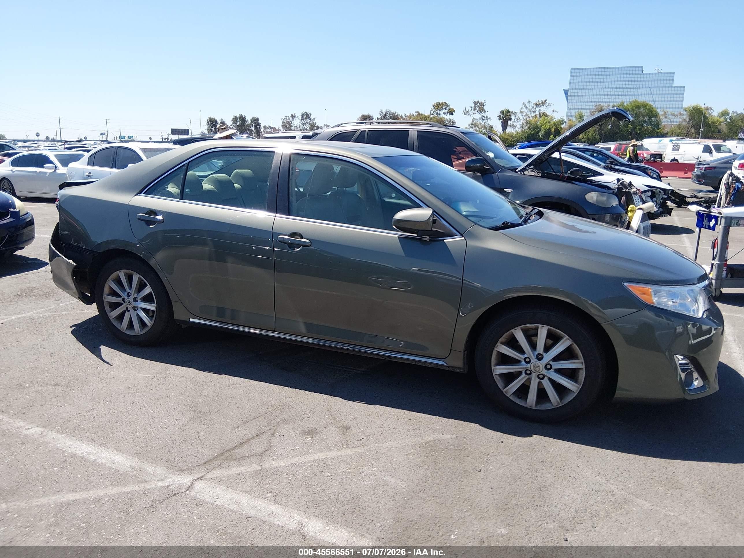 2014 Toyota Camry Xle Green vin: 4T4BF1FK0ER392131