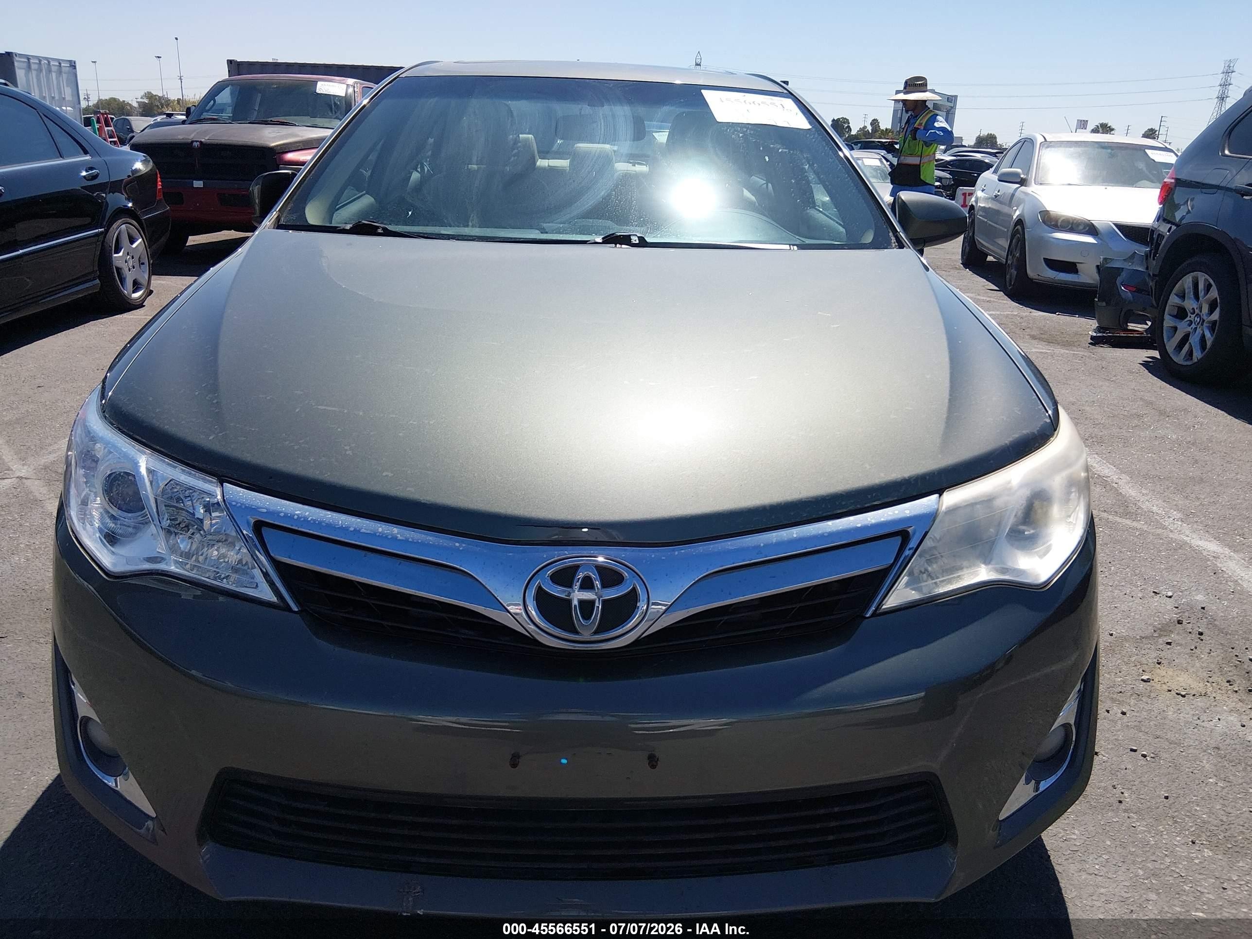 2014 Toyota Camry Xle Green vin: 4T4BF1FK0ER392131