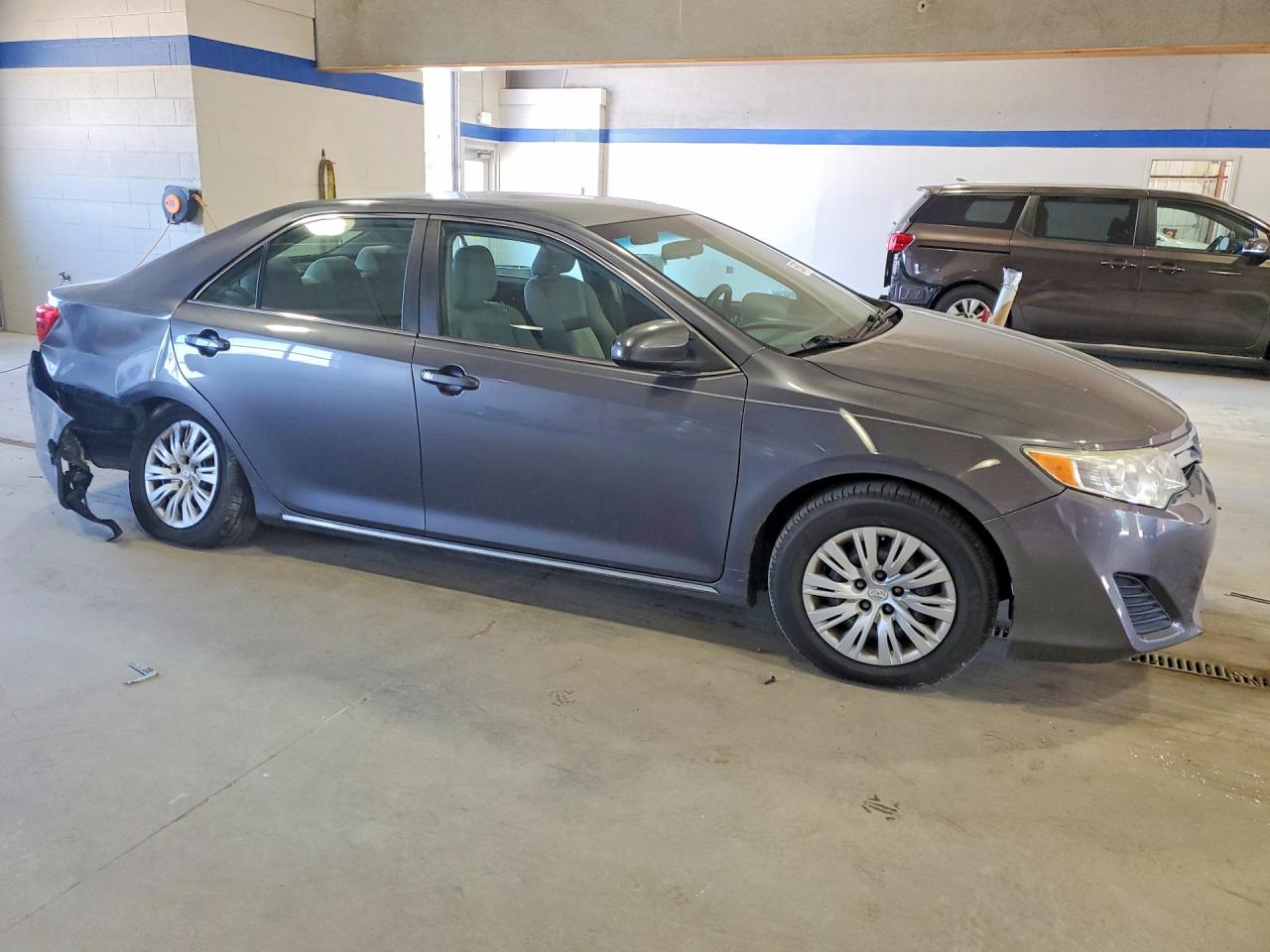 2014 Toyota Camry Le Gray vin: 4T4BF1FK0ER410868