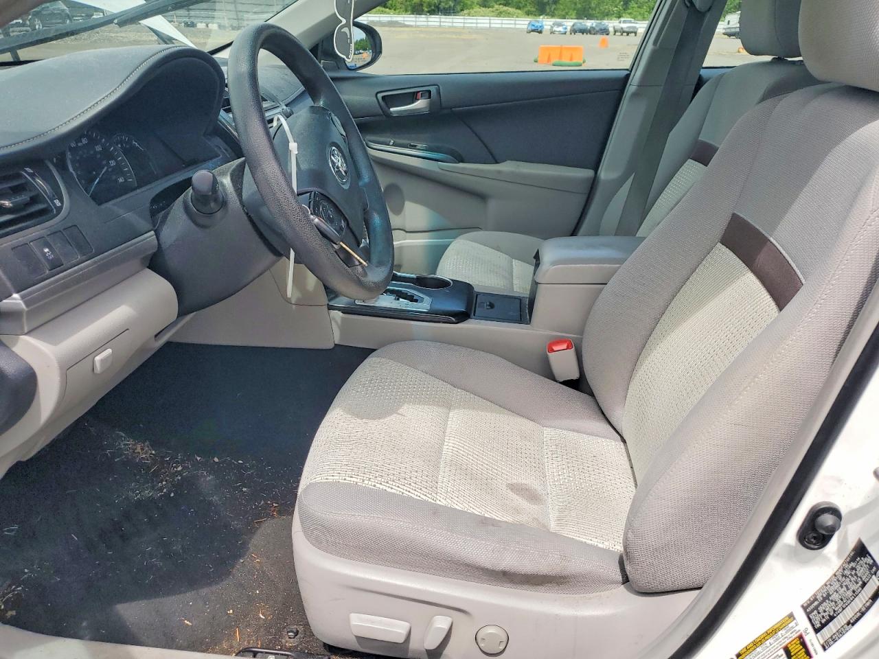 2014 Toyota Camry Le White vin: 4T4BF1FK0ER411566