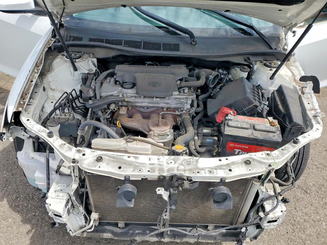 2014 Toyota Camry Le White vin: 4T4BF1FK0ER411566