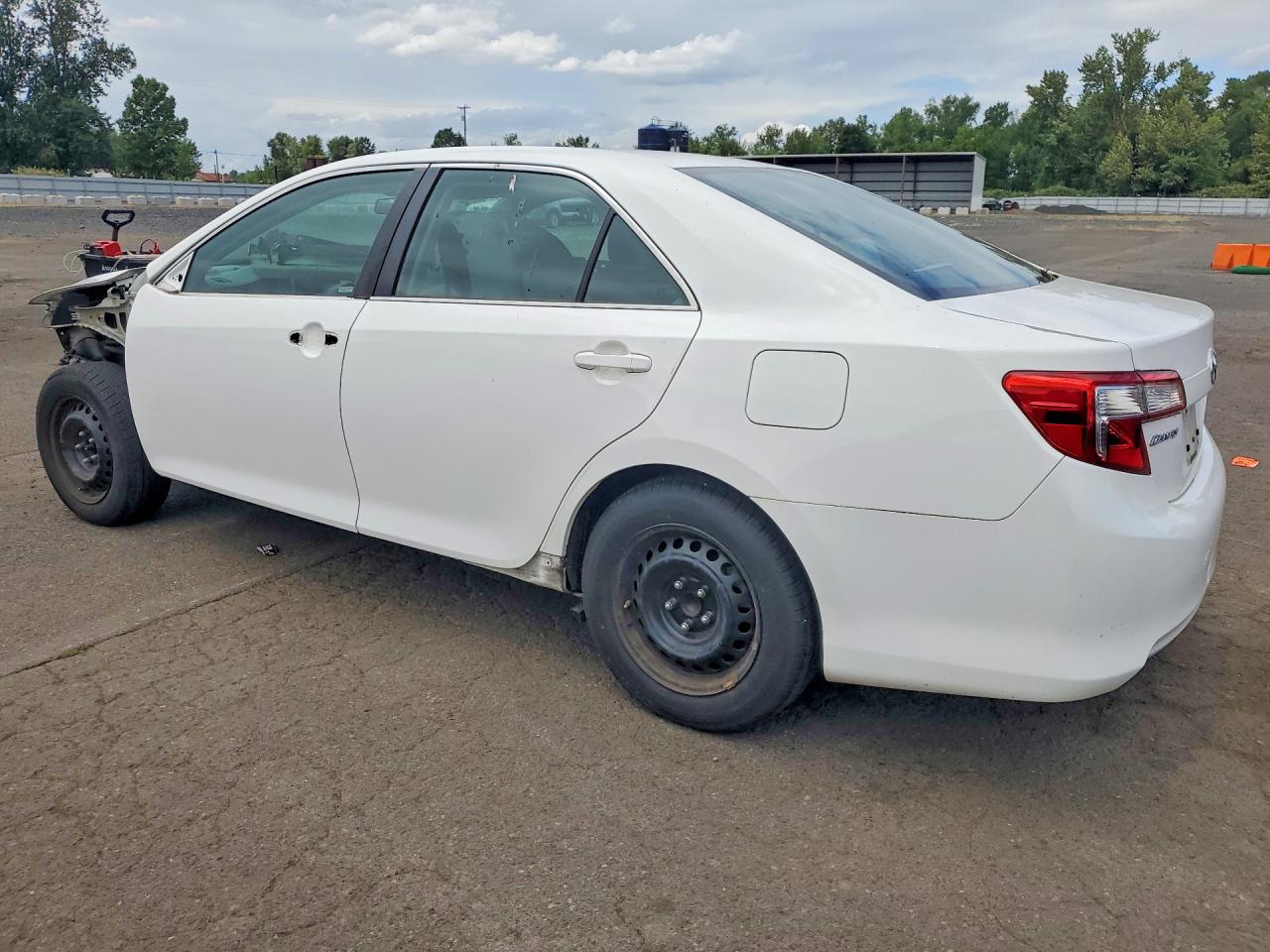 2014 Toyota Camry Le White vin: 4T4BF1FK0ER411566