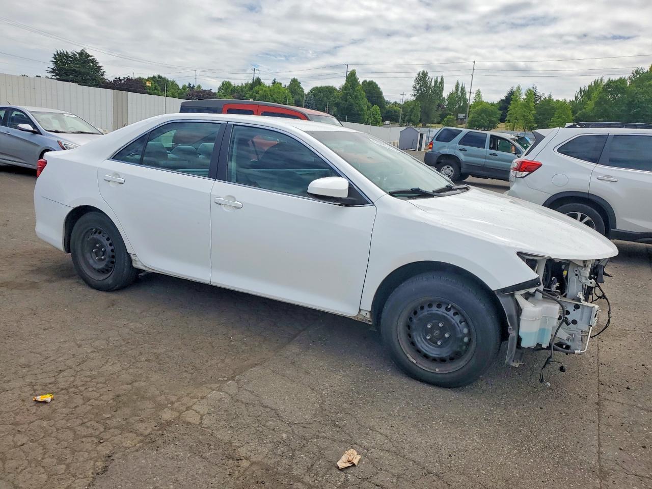 2014 Toyota Camry Le White vin: 4T4BF1FK0ER411566