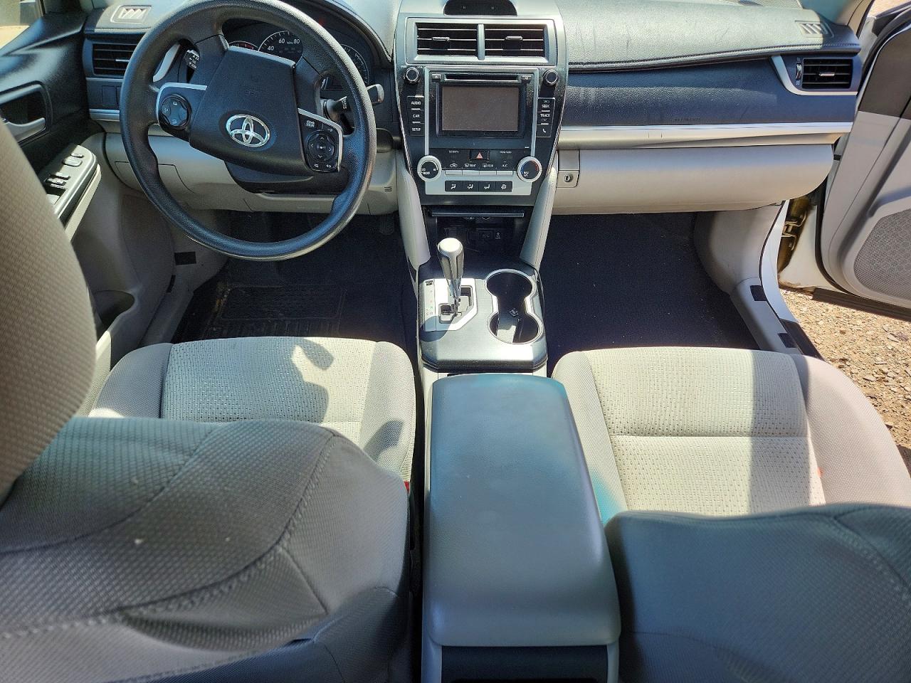 2014 Toyota Camry Le White vin: 4T4BF1FK0ER420087