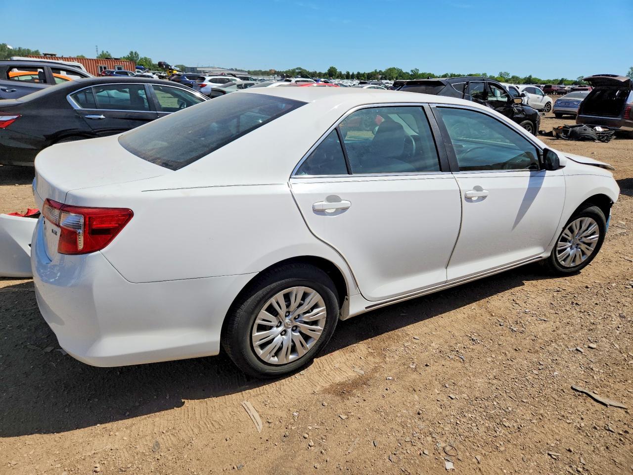 2014 Toyota Camry Le White vin: 4T4BF1FK0ER420087