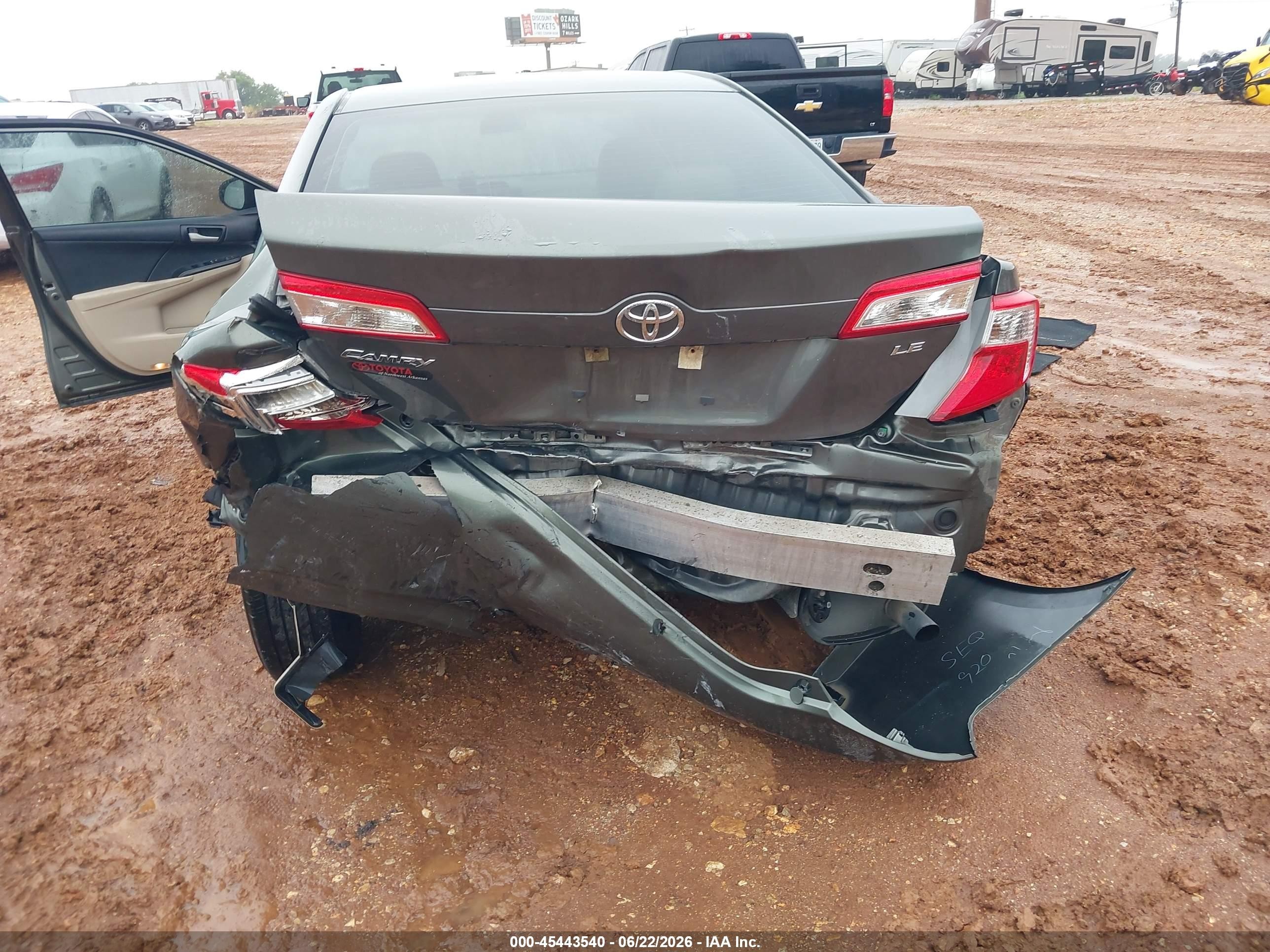2014 Toyota Camry Le Gray vin: 4T4BF1FK0ER426200