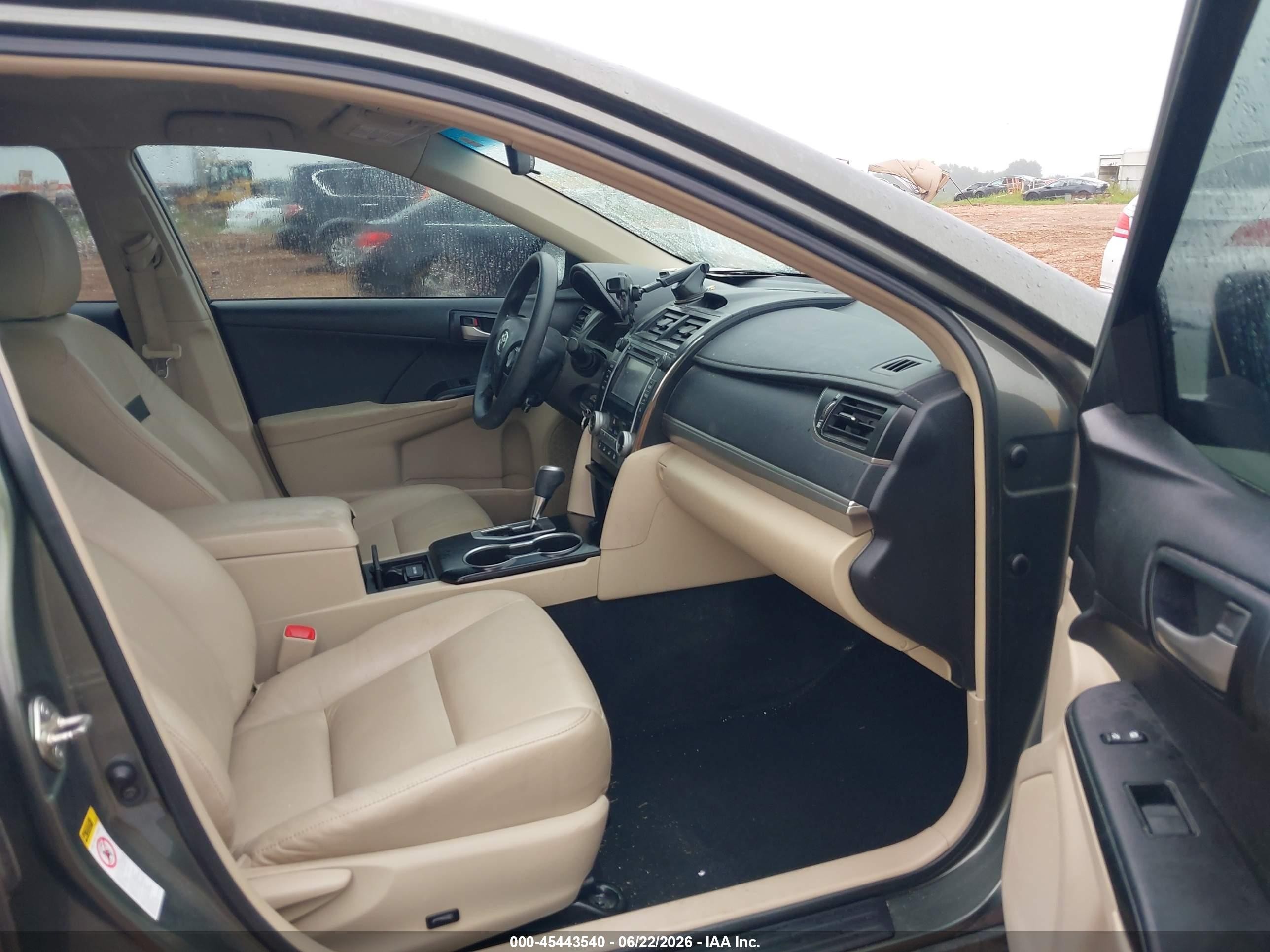 2014 Toyota Camry Le Gray vin: 4T4BF1FK0ER426200