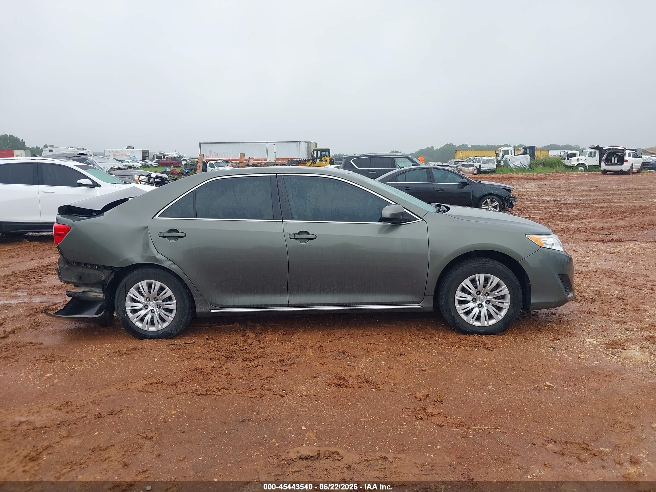 2014 Toyota Camry Le Gray vin: 4T4BF1FK0ER426200