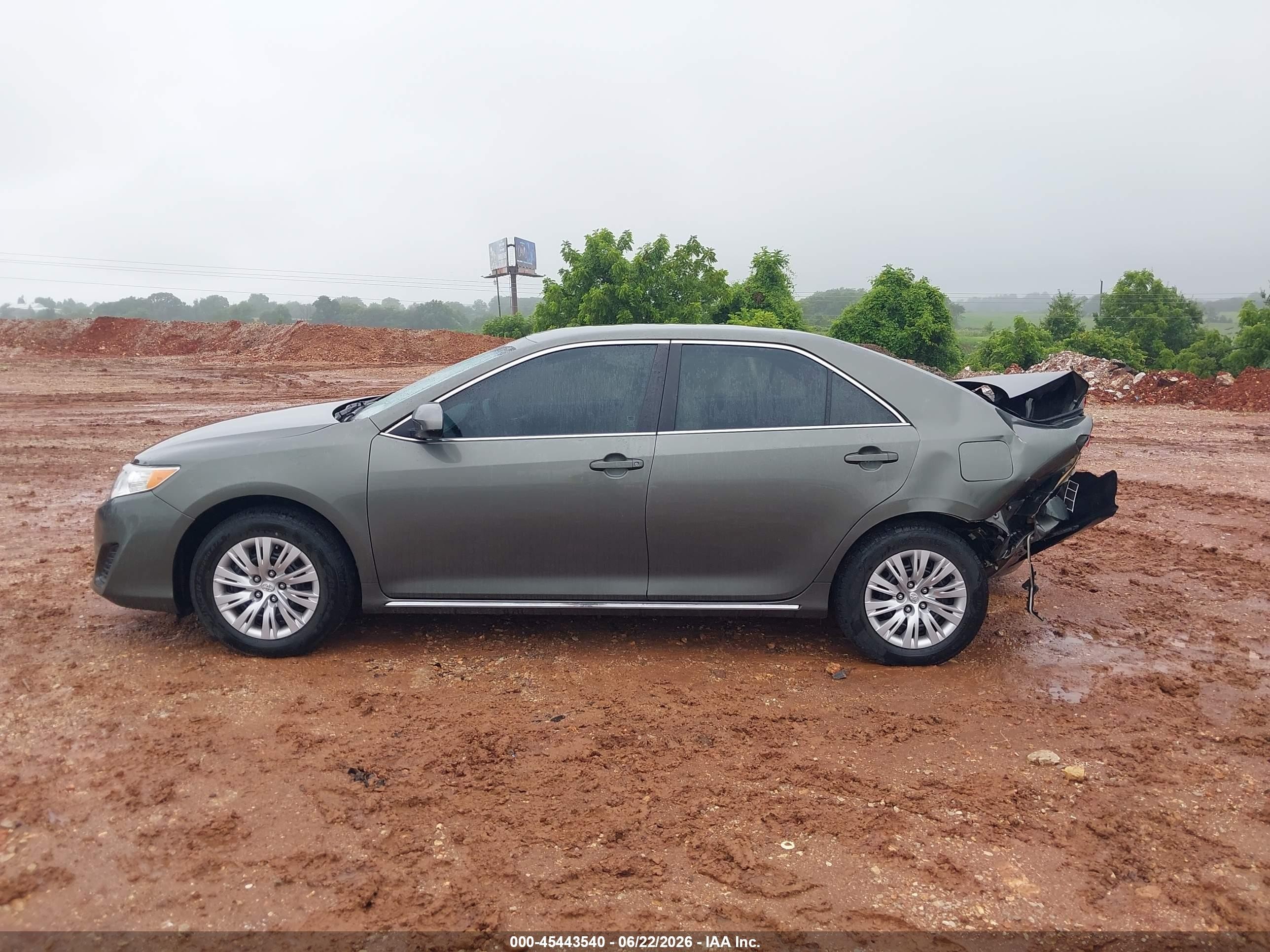 2014 Toyota Camry Le Gray vin: 4T4BF1FK0ER426200