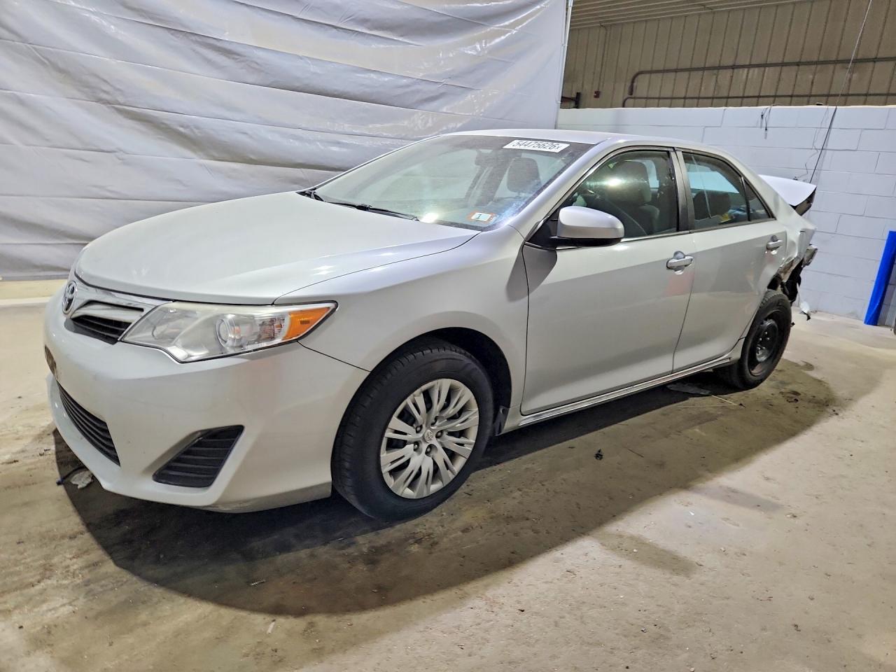 2014 Toyota Camry Le Silver vin: 4T4BF1FK0ER429419