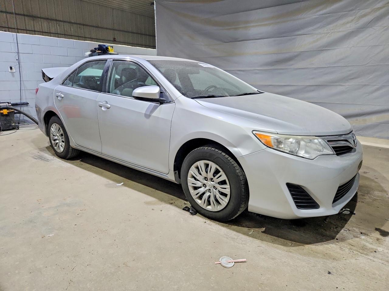 2014 Toyota Camry Le Silver vin: 4T4BF1FK0ER429419