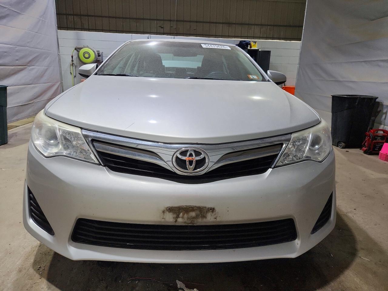 2014 Toyota Camry Le Silver vin: 4T4BF1FK0ER429419
