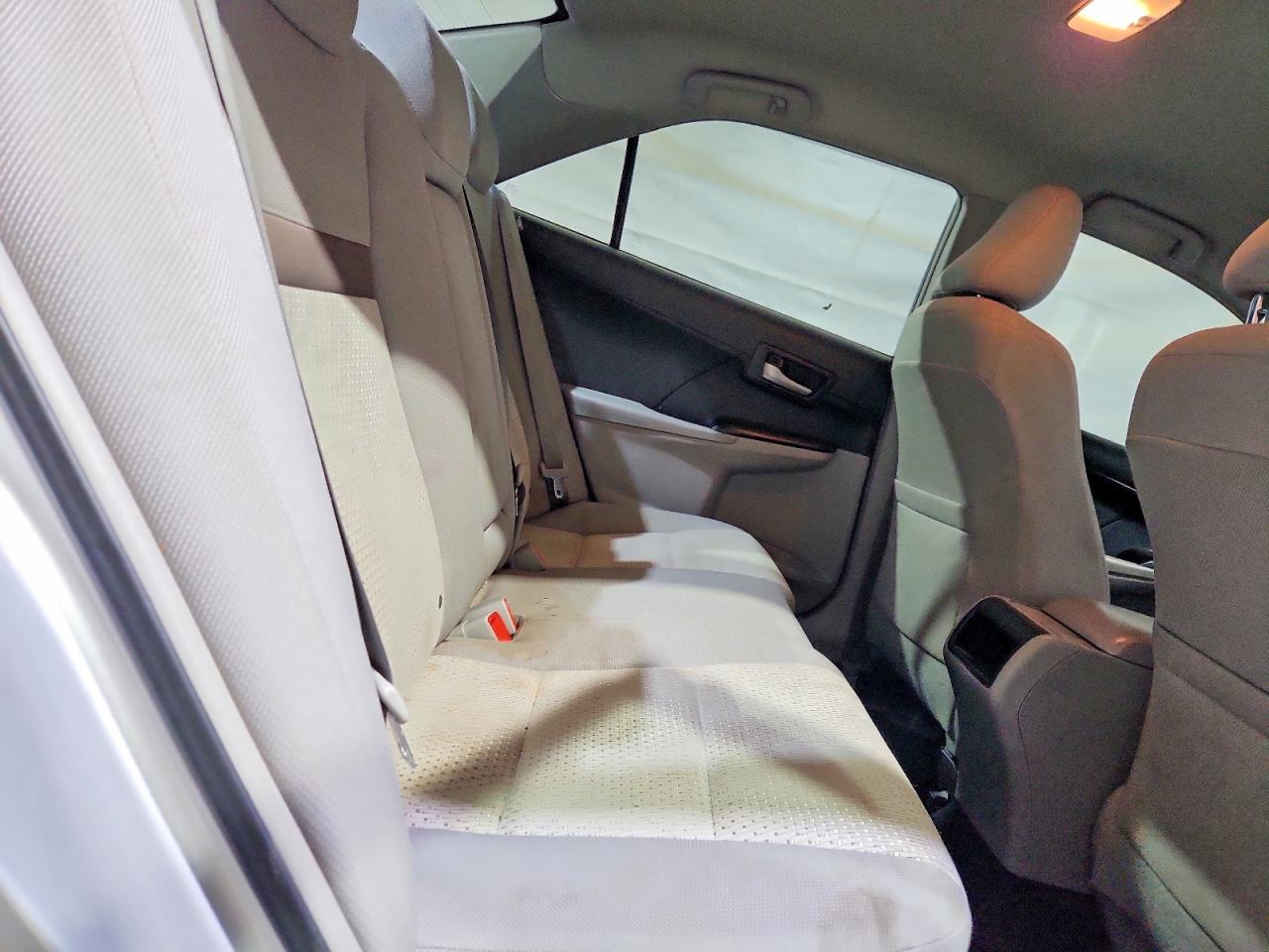 2014 Toyota Camry Le Silver vin: 4T4BF1FK0ER429419