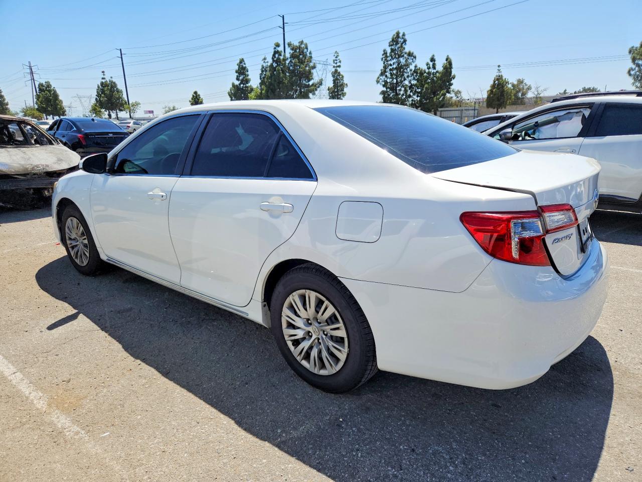 2014 Toyota Camry Le White vin: 4T4BF1FK0ER434541